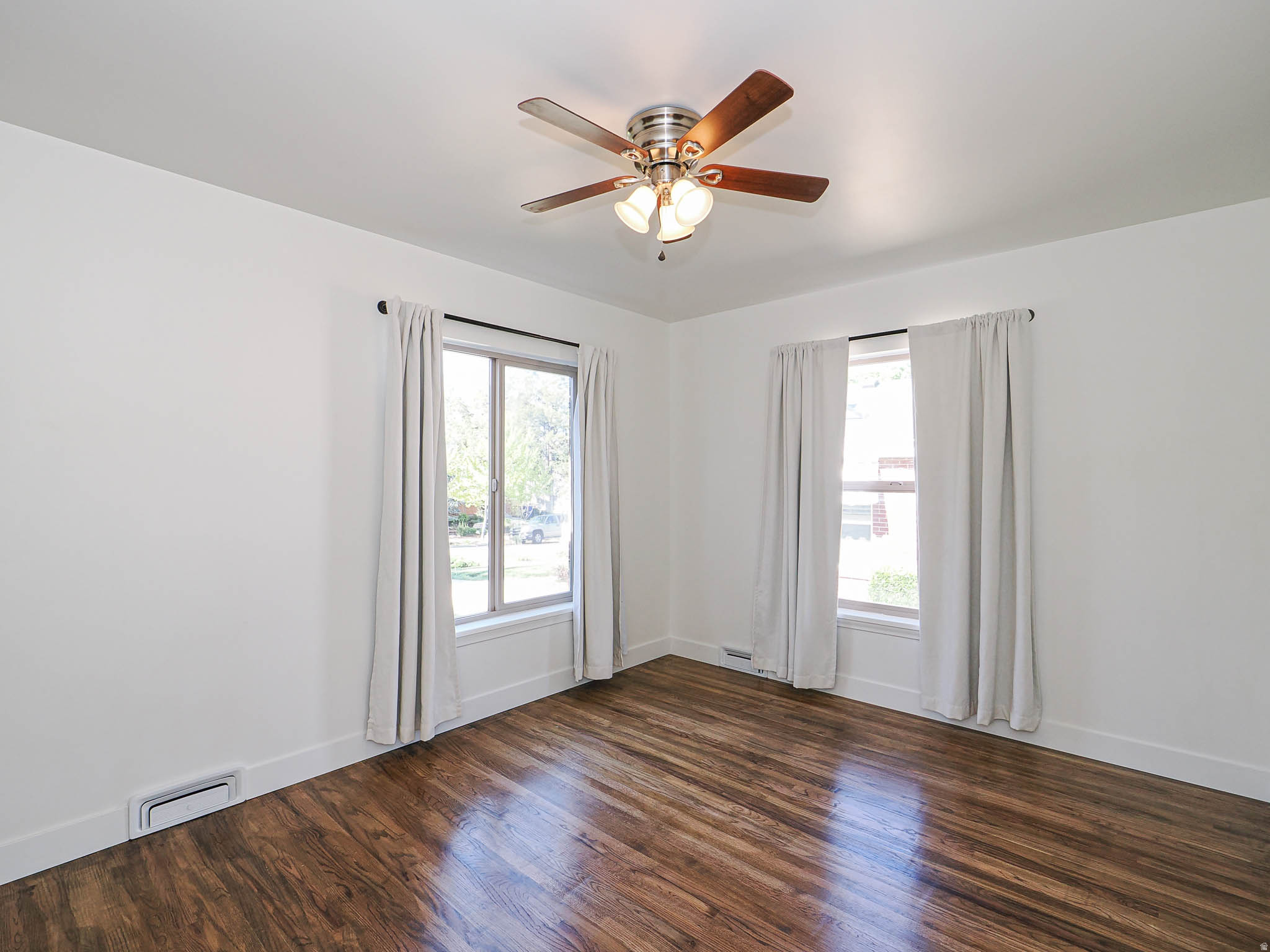 property viewer photo 36