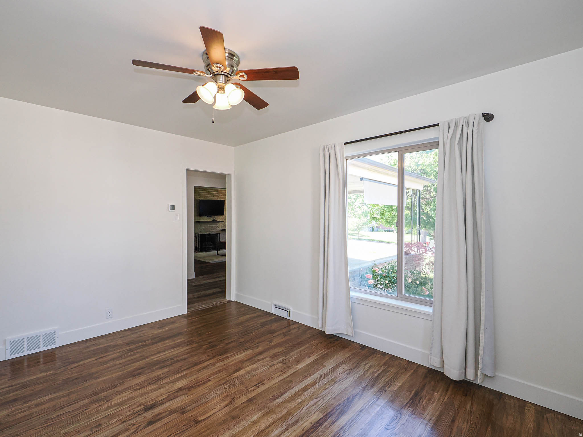 property viewer photo 37