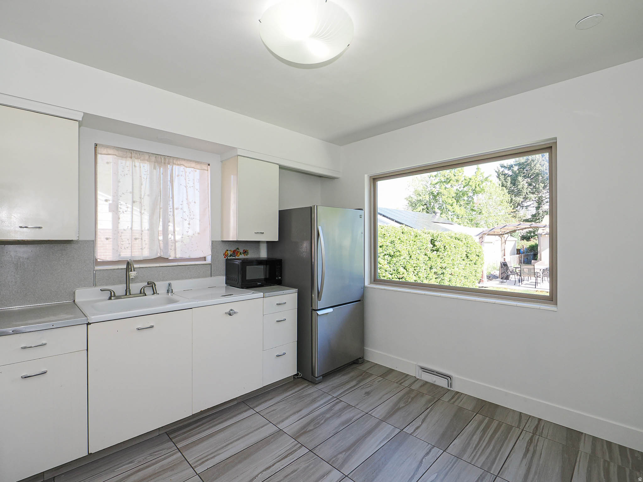 property viewer photo 40
