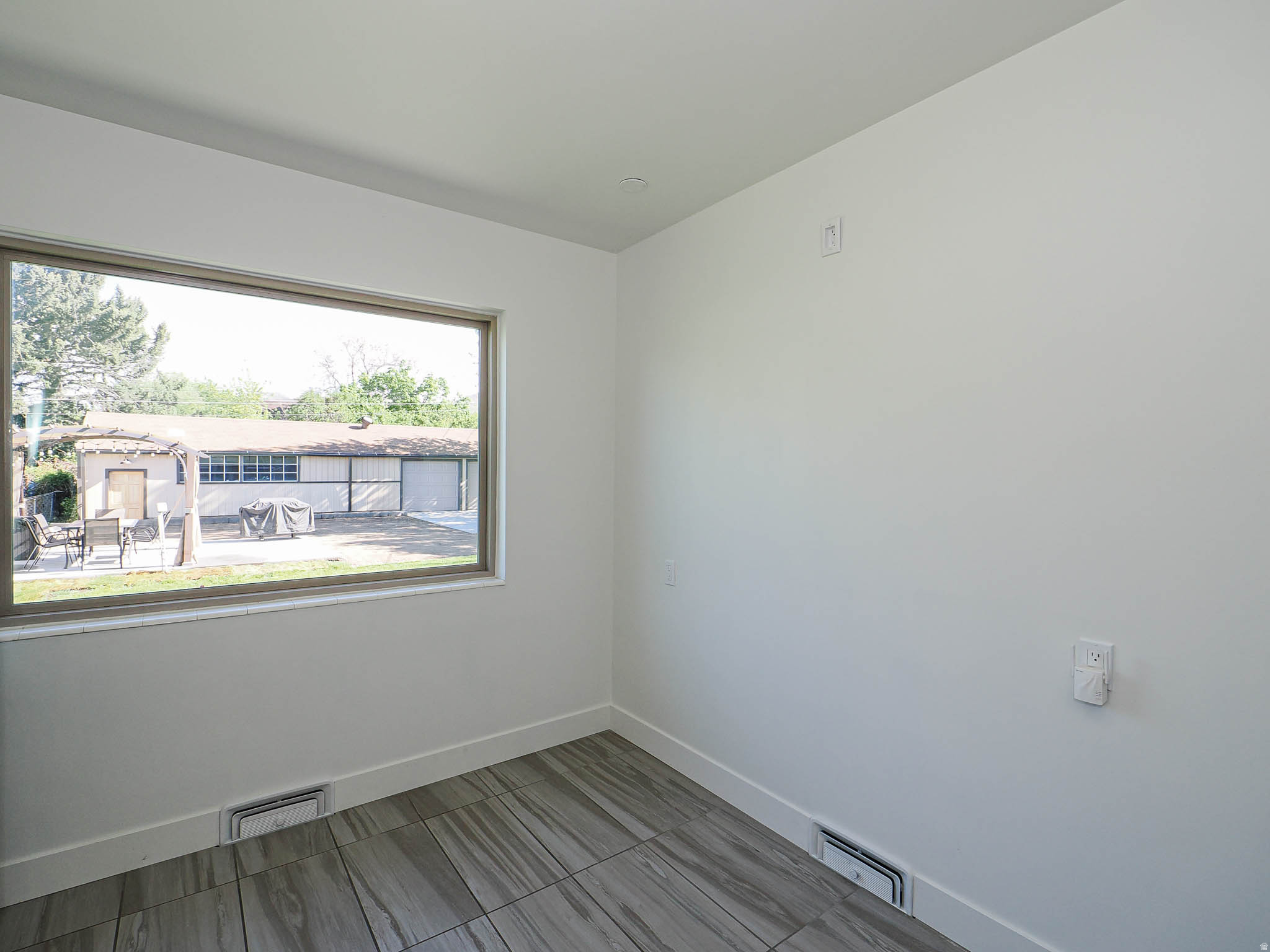property viewer photo 43
