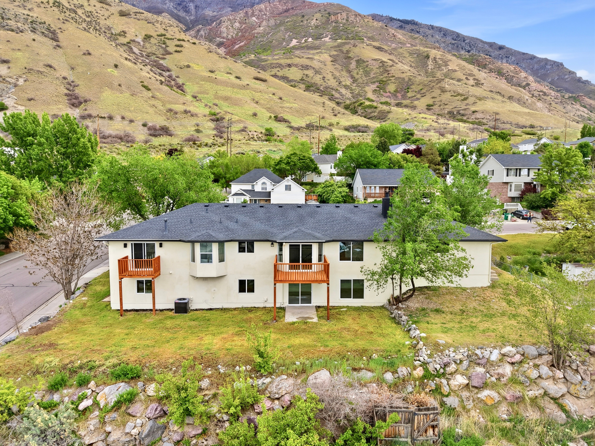 main property photo 30