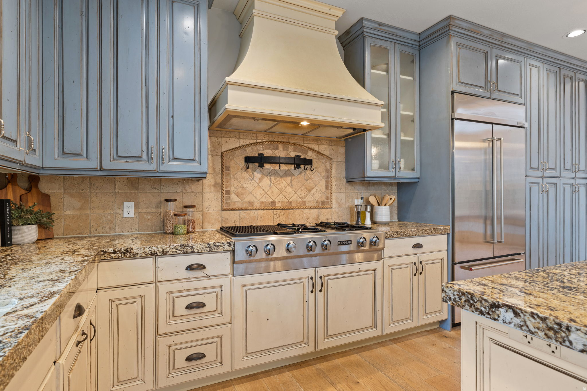 main property photo 15