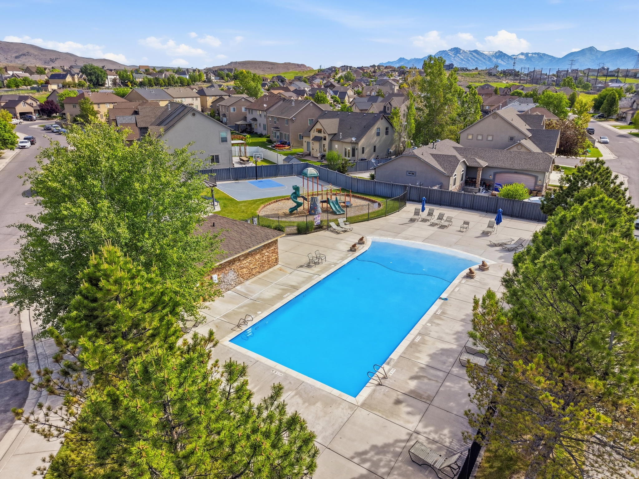 main property photo 47