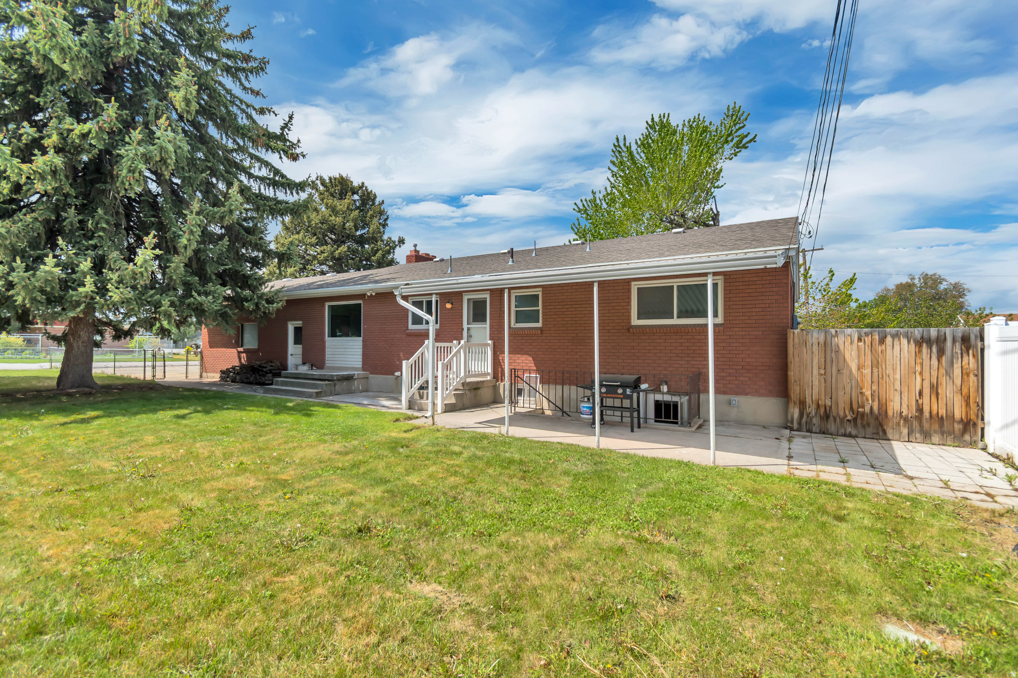 main property photo 25