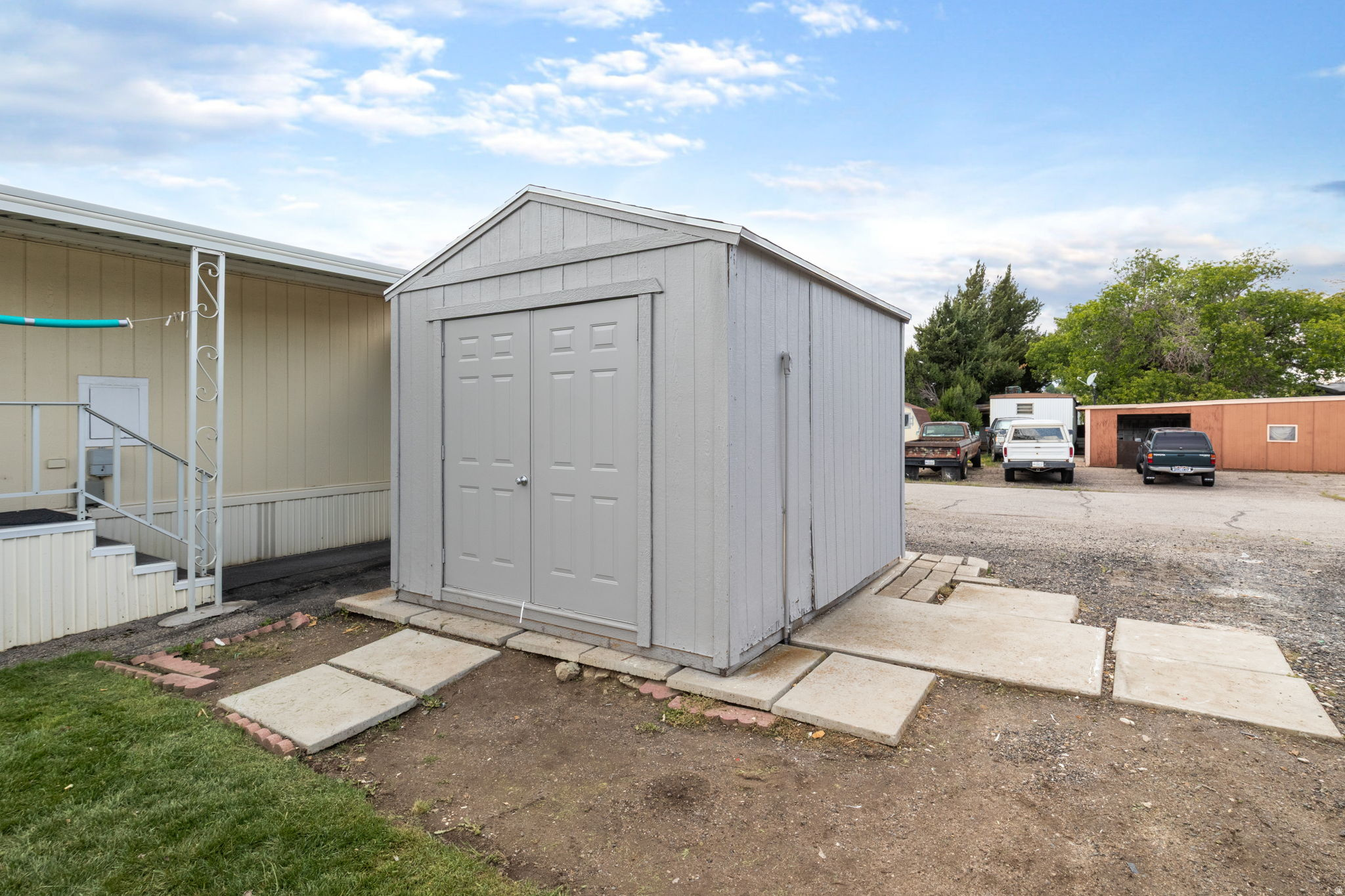 main property photo 23