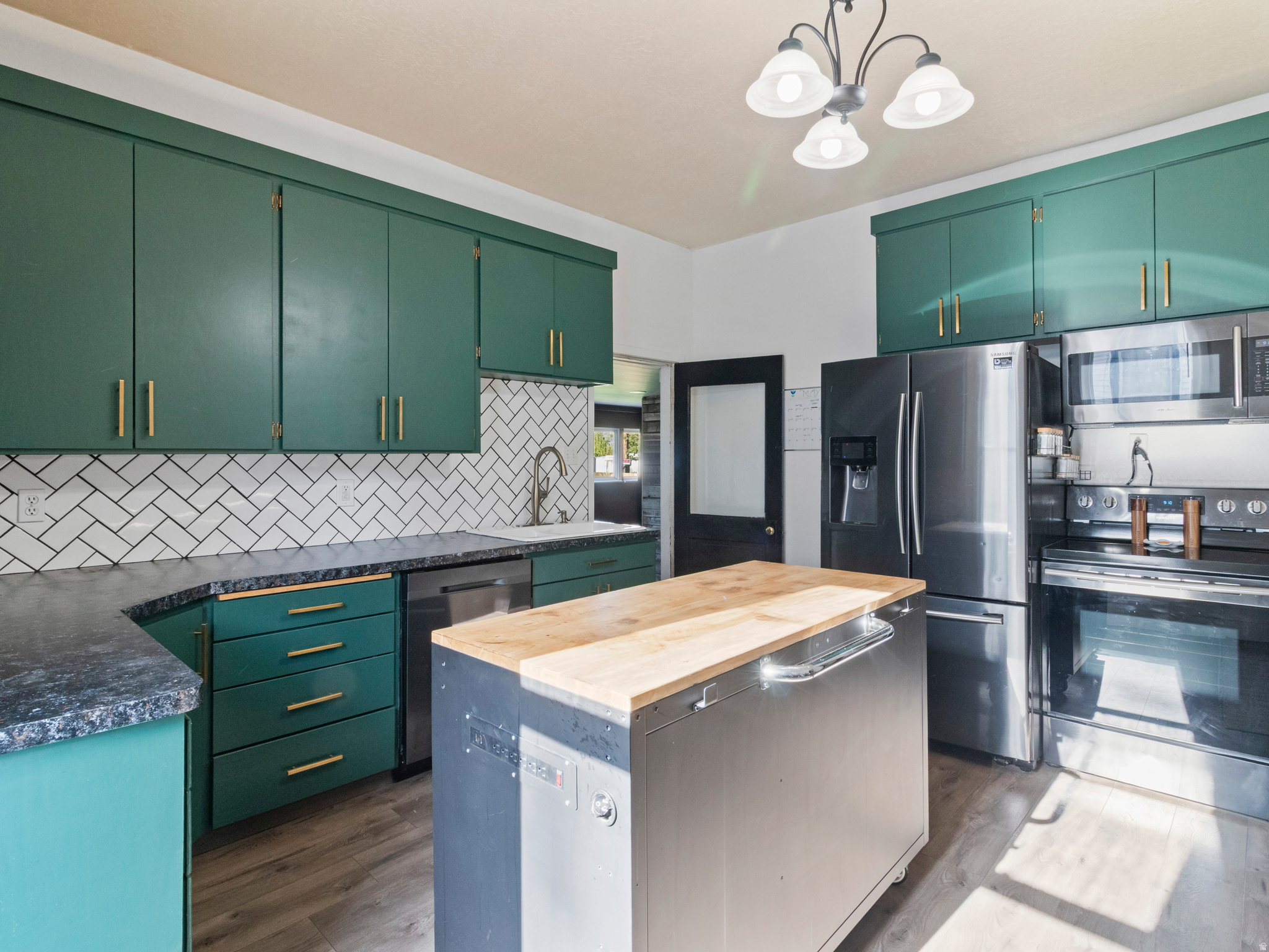 main property photo 9