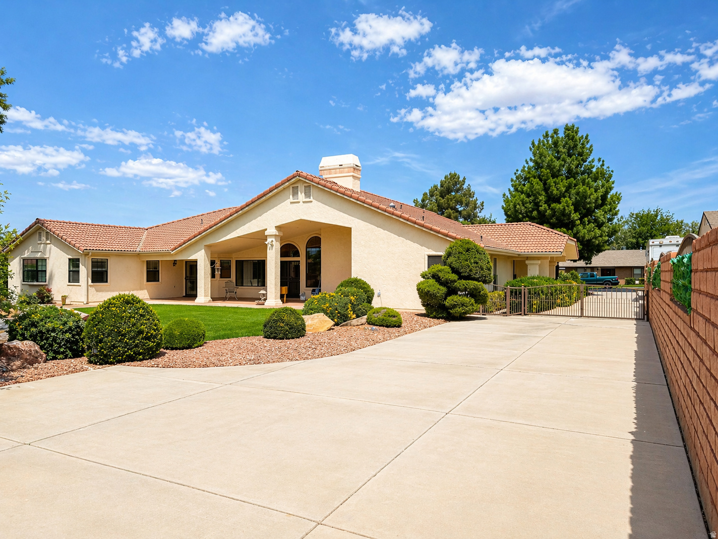 main property photo 19