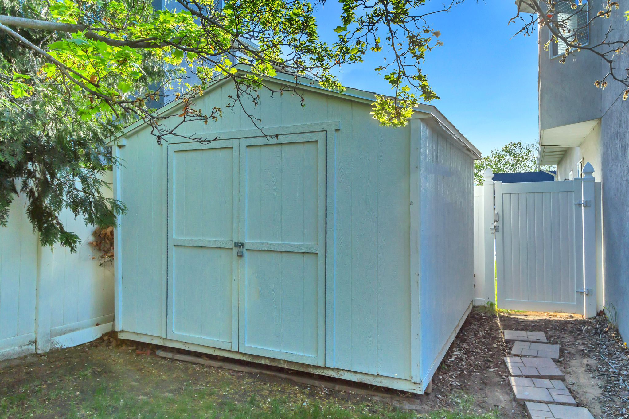 main property photo 41