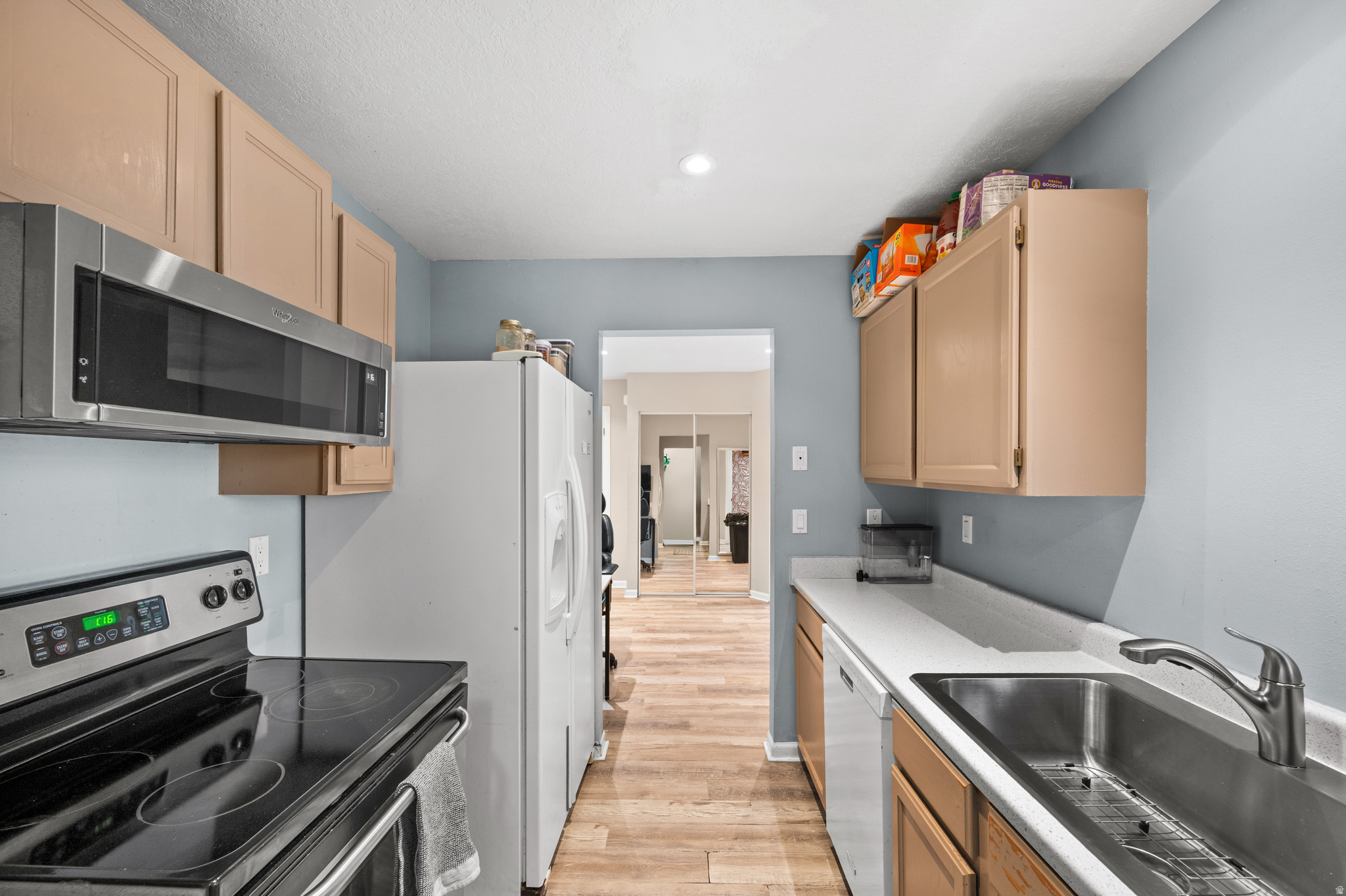 main property photo 6