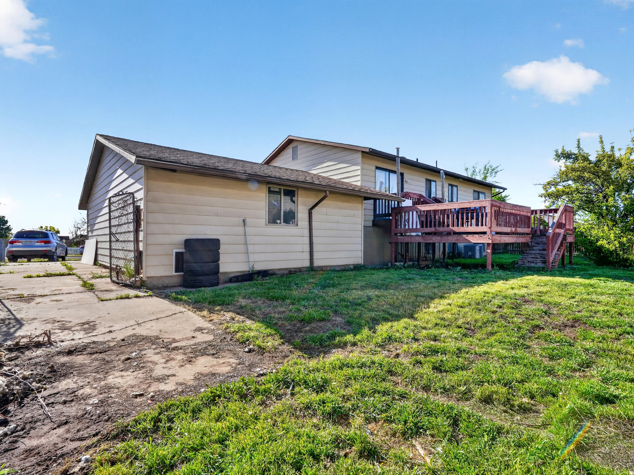 main property photo 30
