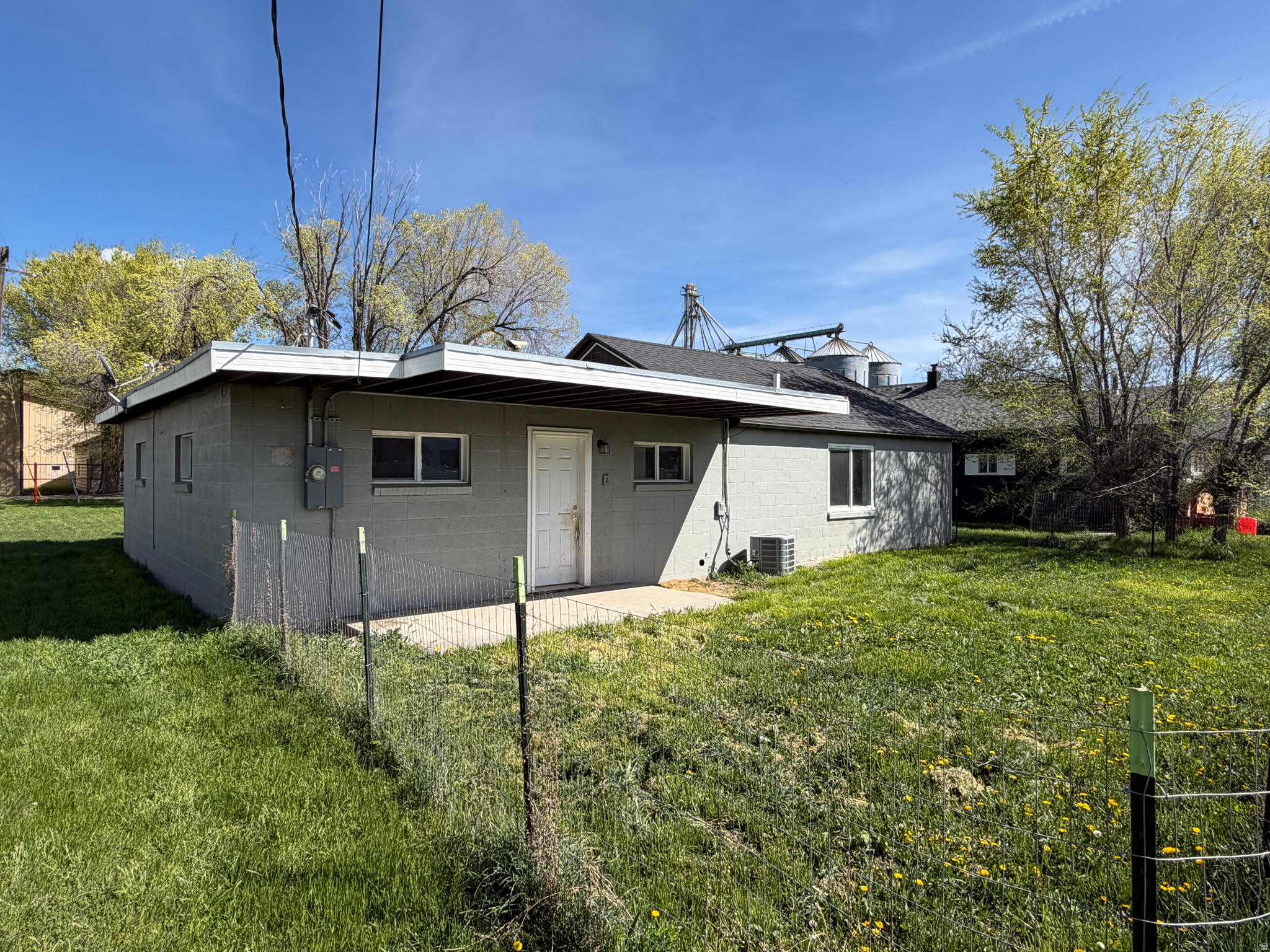 main property photo 3