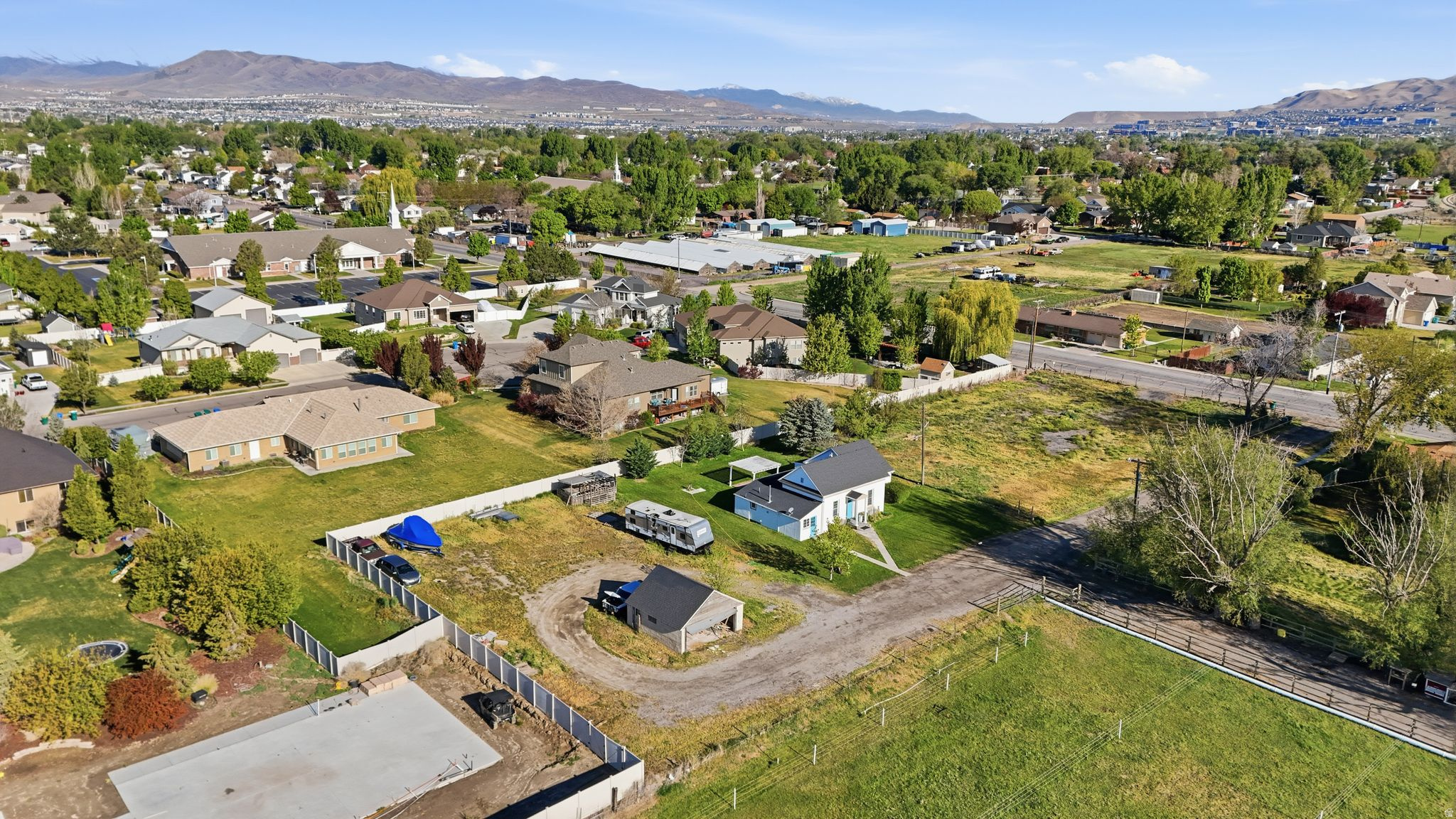 main property photo 23