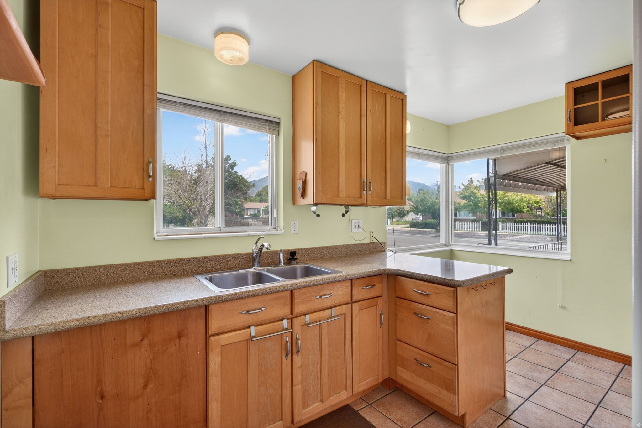 main property photo 13
