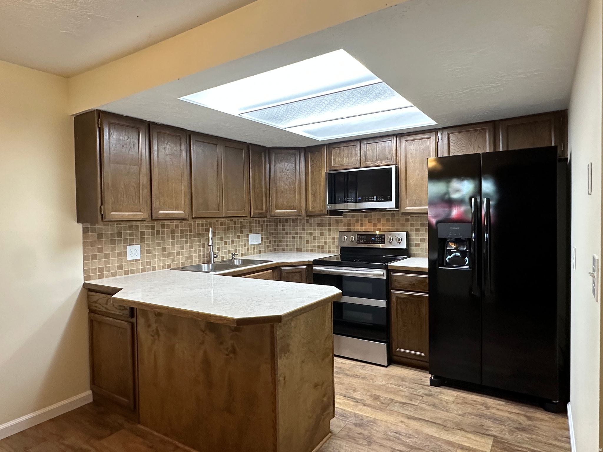 main property photo 4