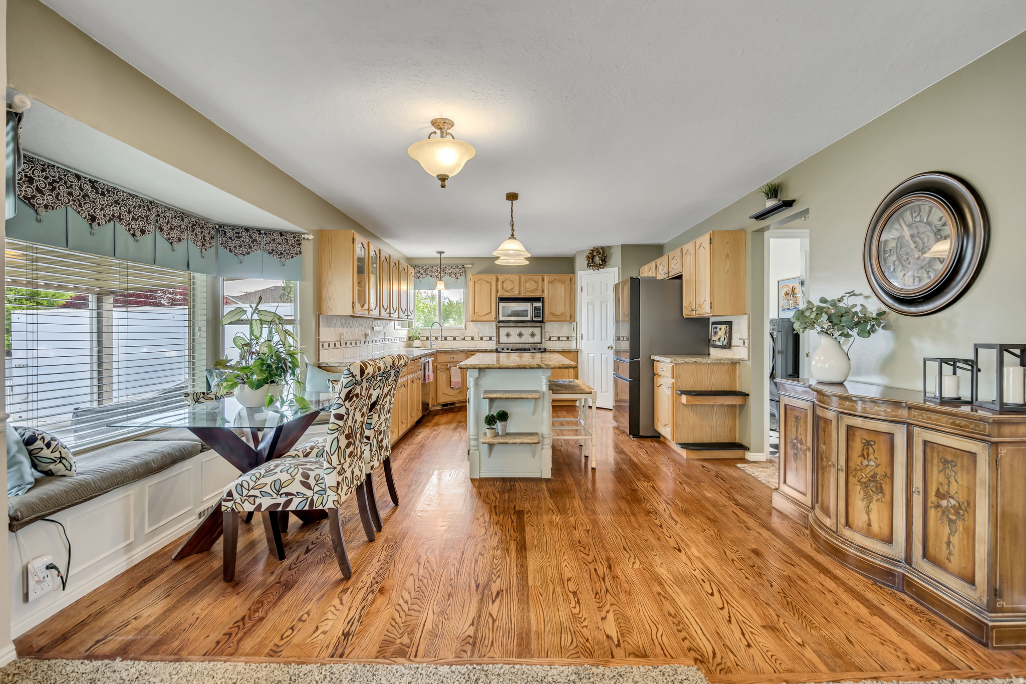 main property photo 8