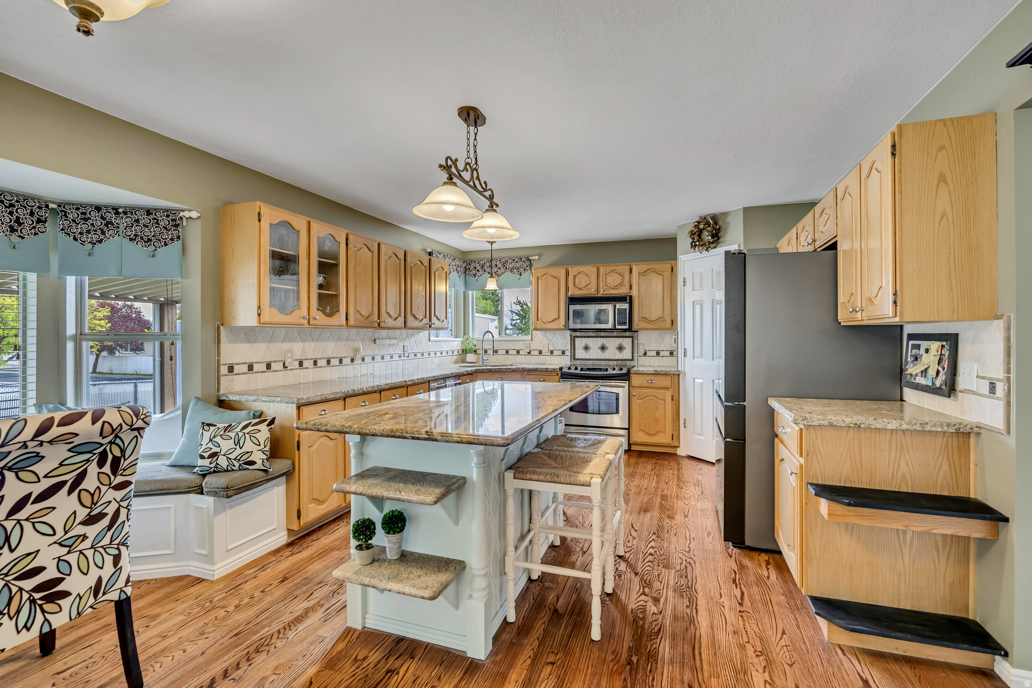 main property photo 9