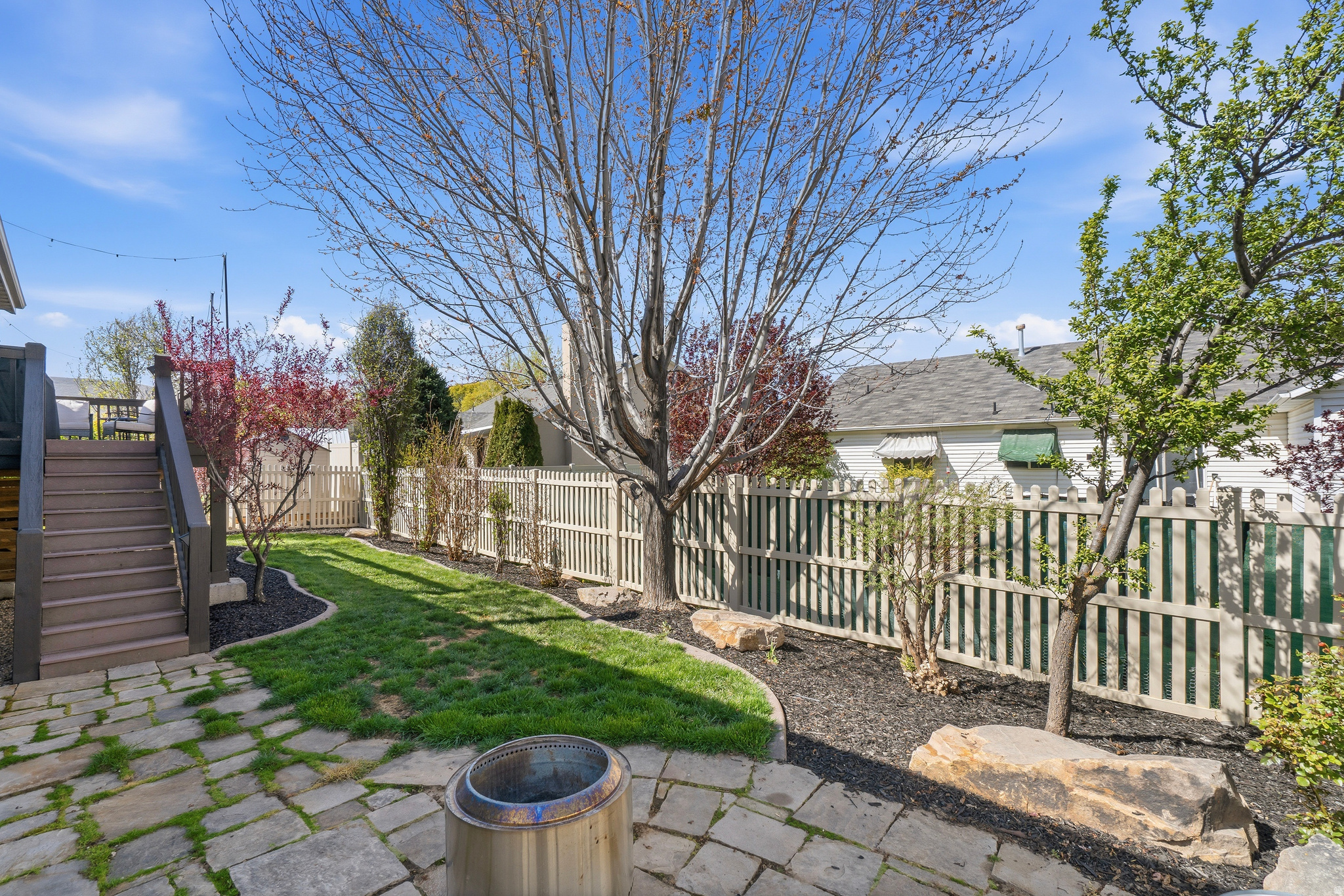 main property photo 28