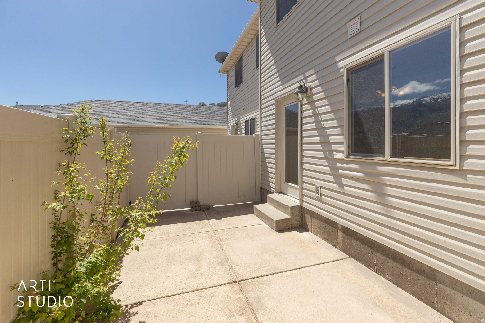 main property photo 29