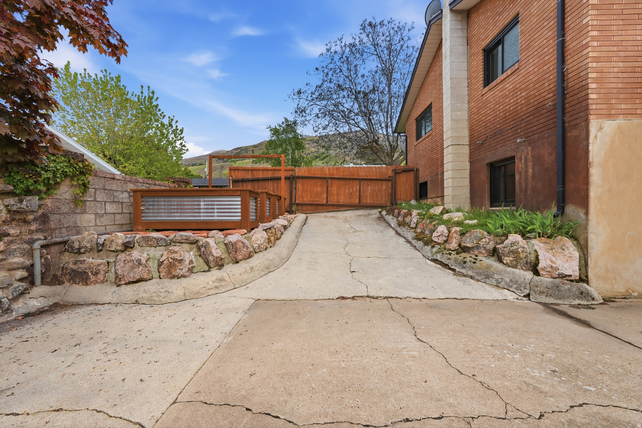 main property photo 40