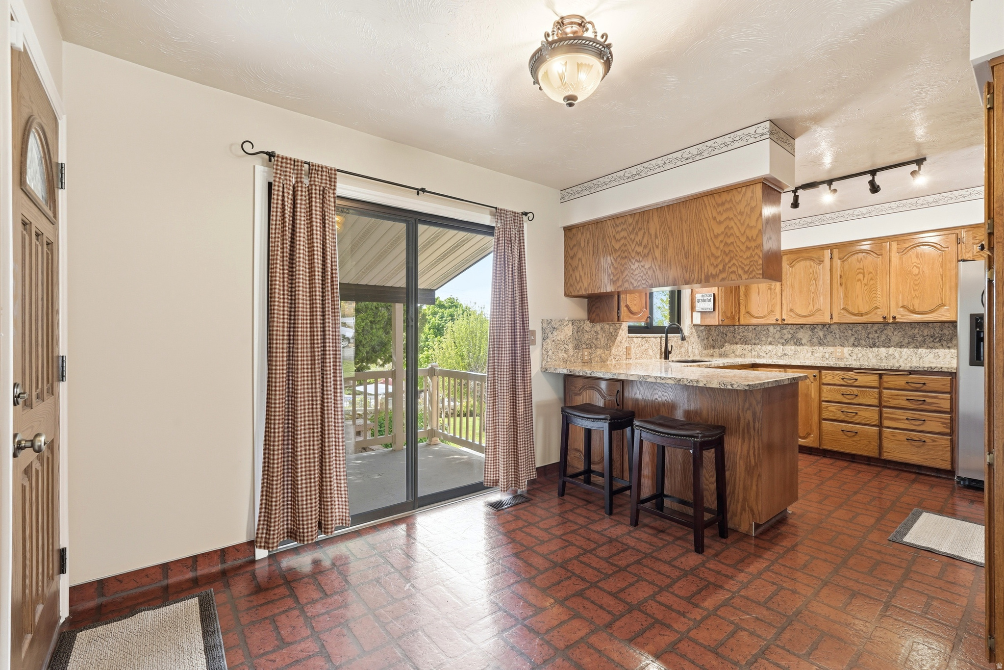 main property photo 7