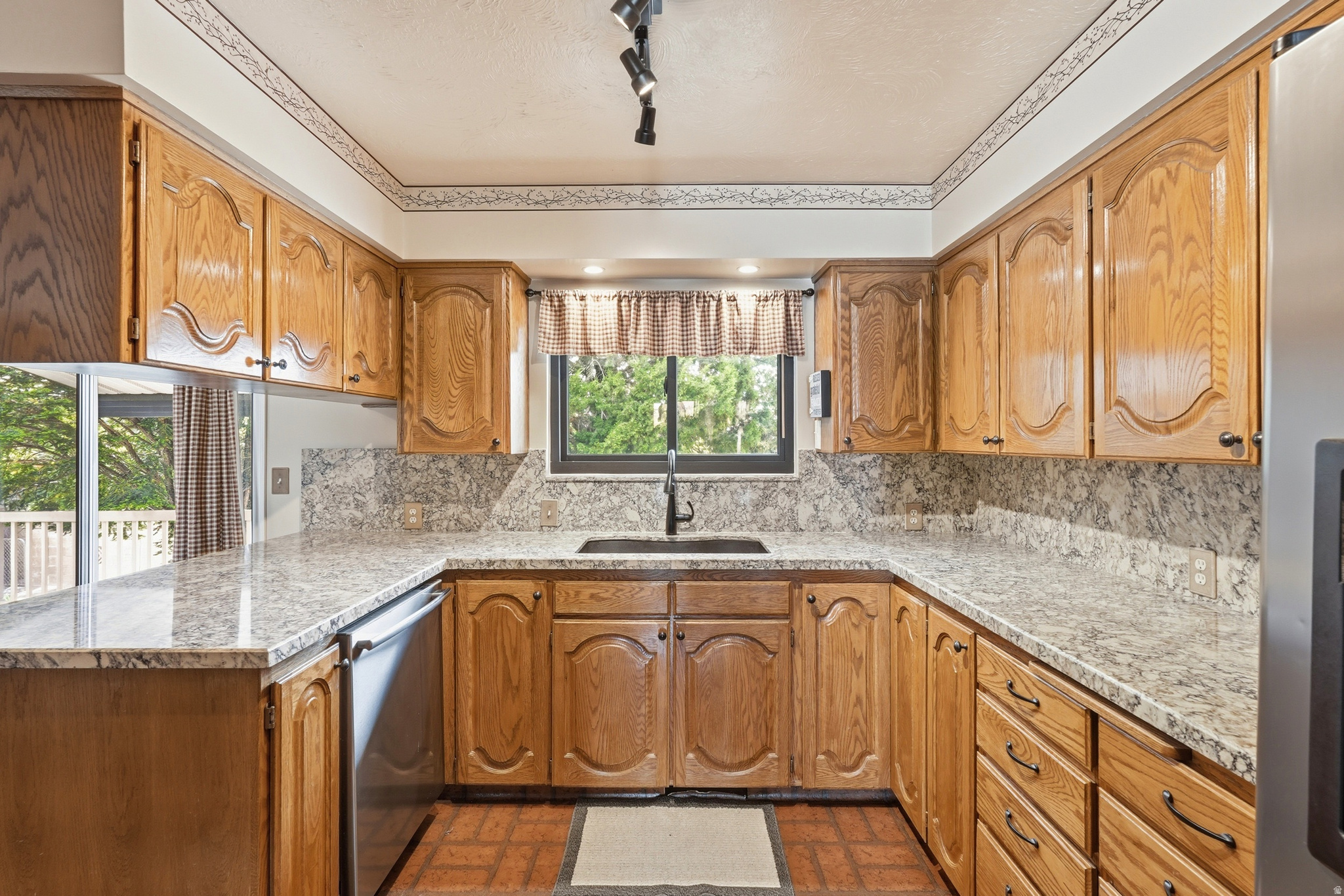 main property photo 9