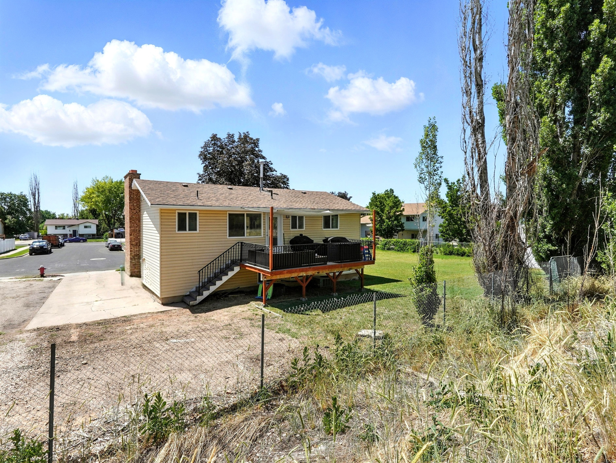 main property photo 23
