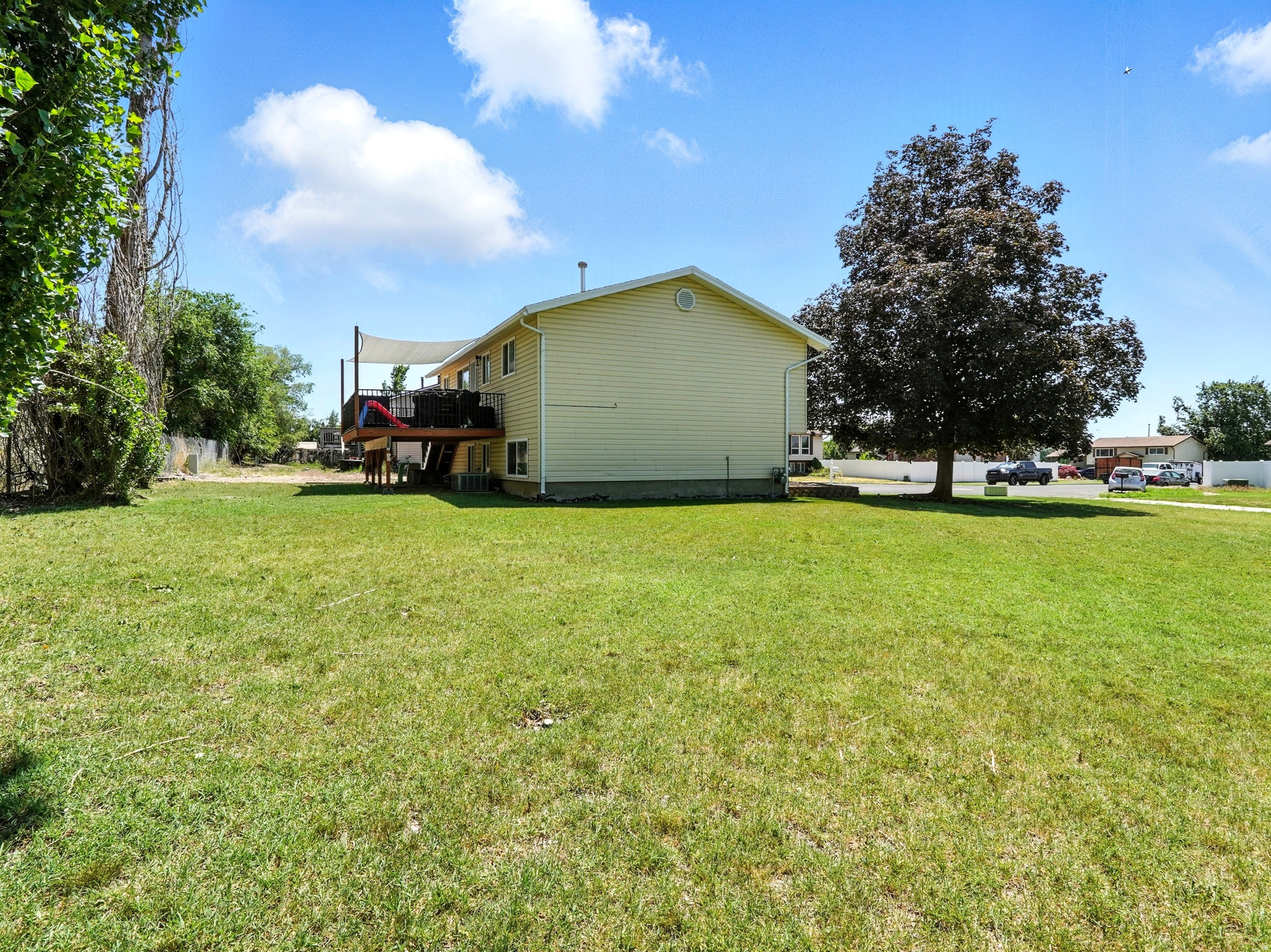 main property photo 25