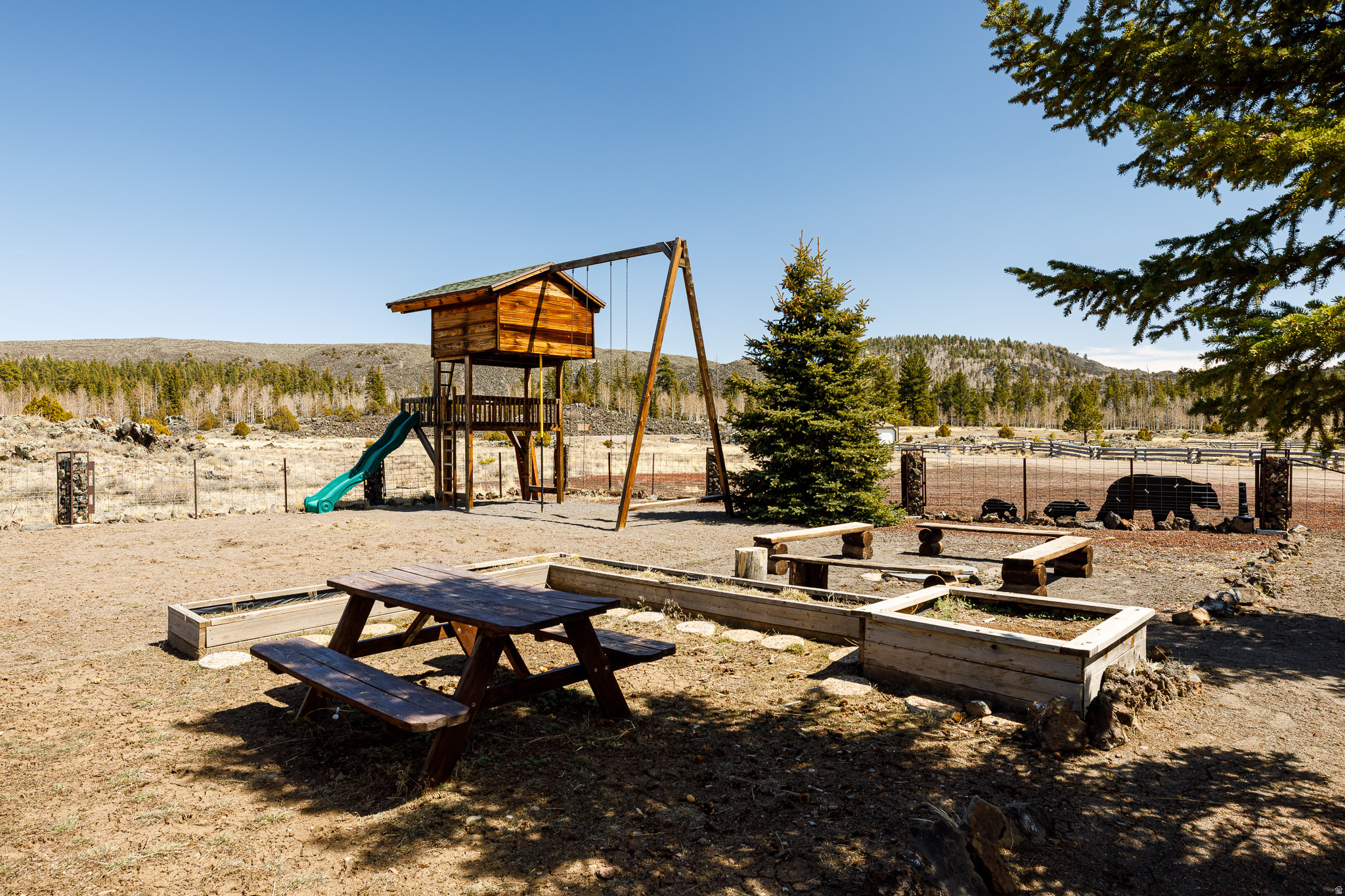 main property photo 60