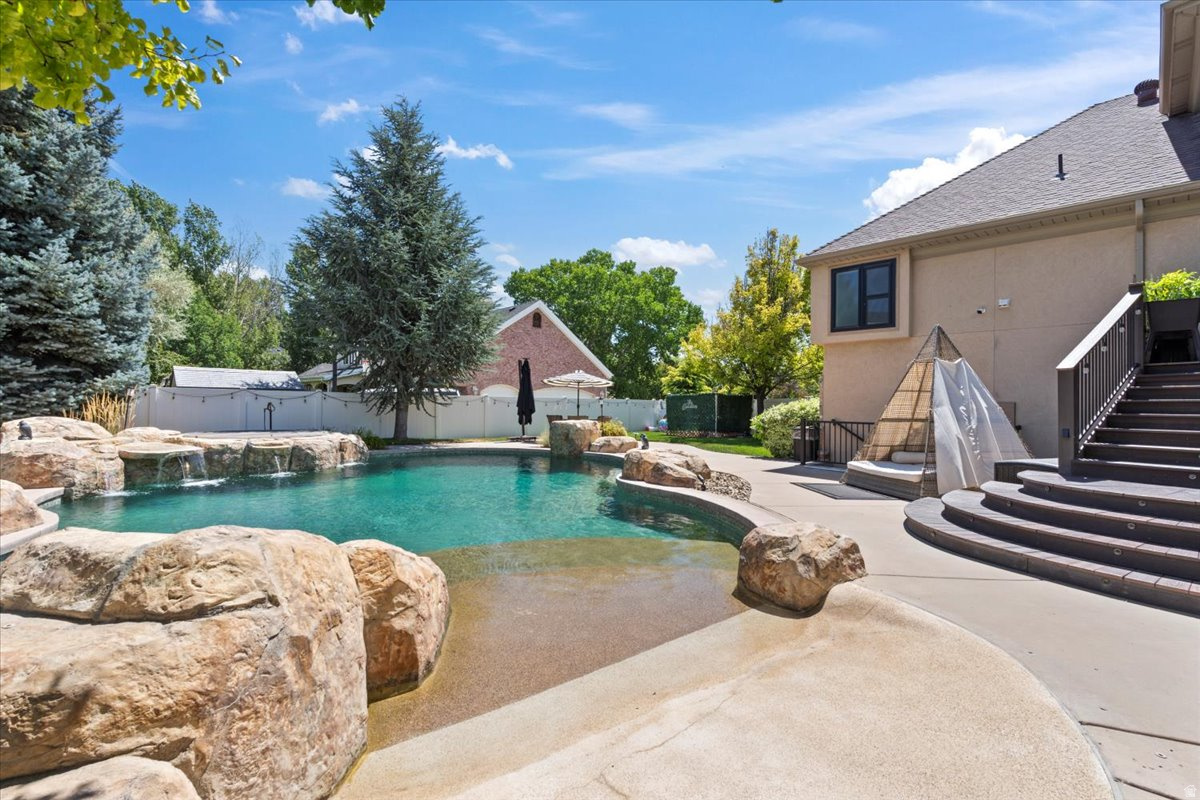 main property photo 48
