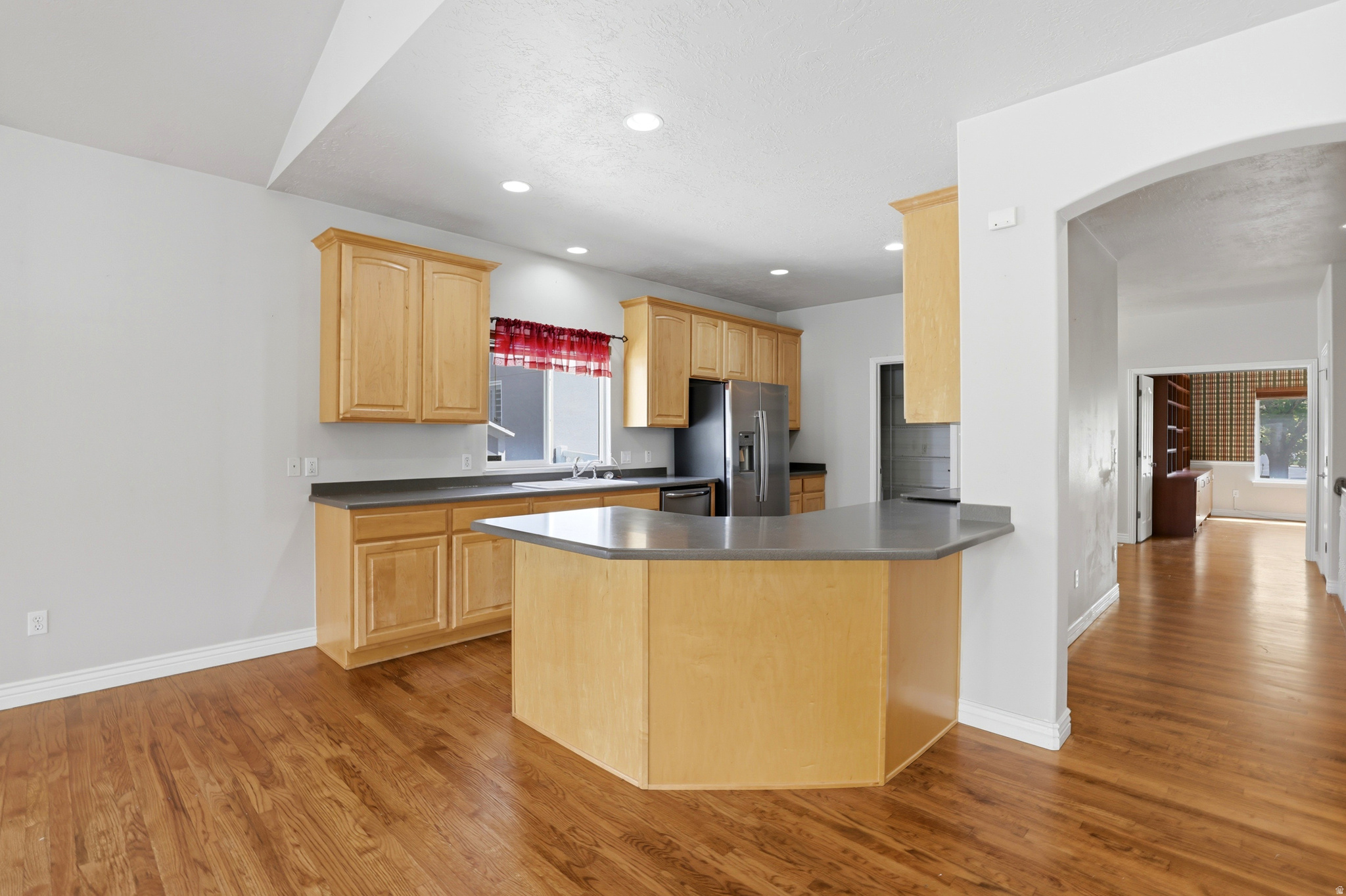 main property photo 6
