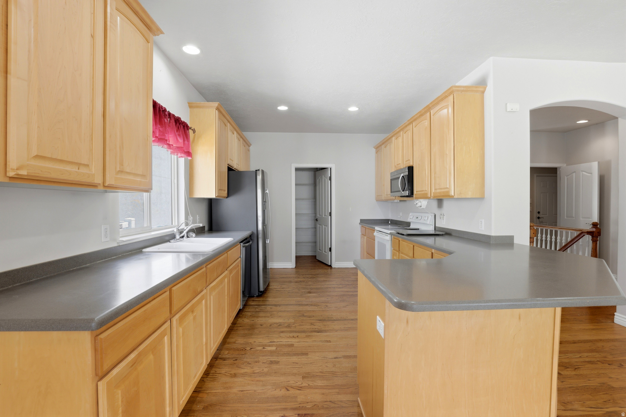 main property photo 9