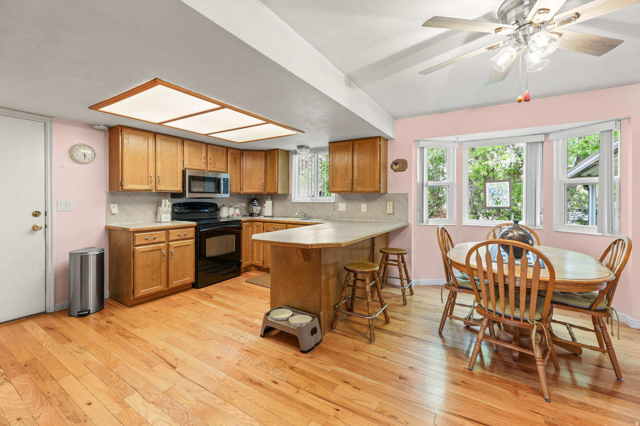 main property photo 7