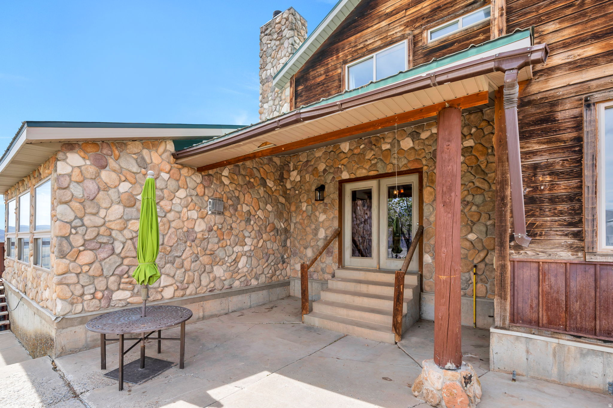 main property photo 60
