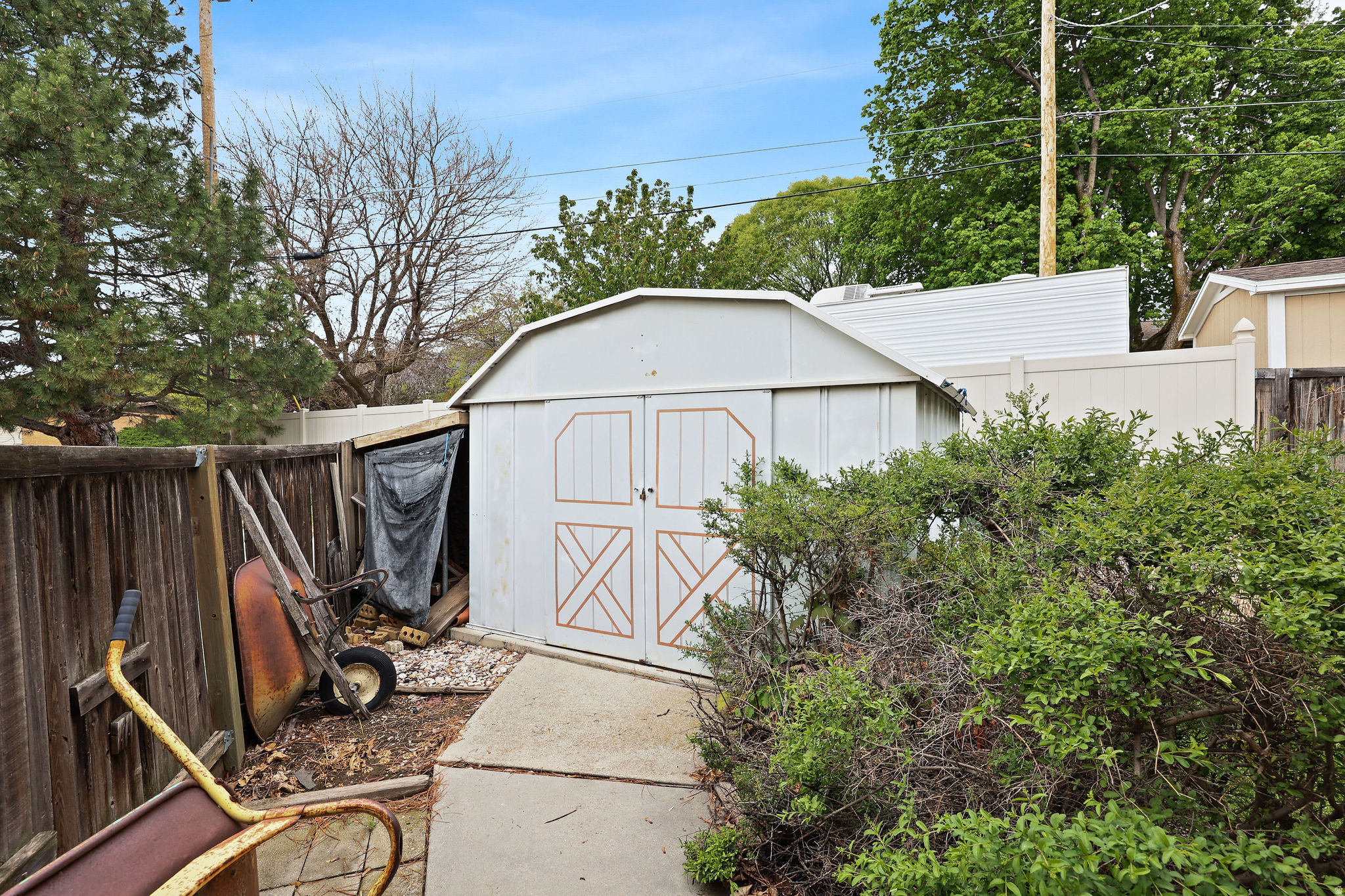 main property photo 34