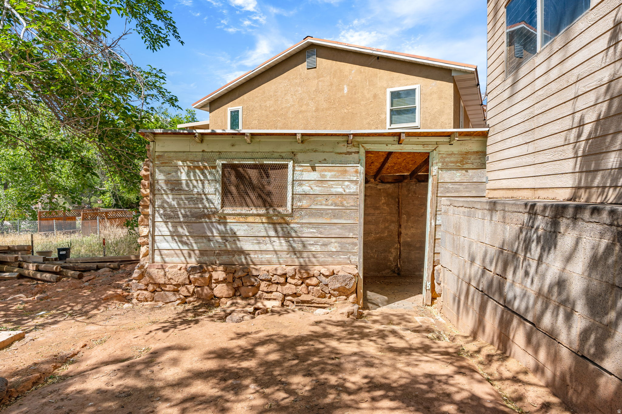 main property photo 27