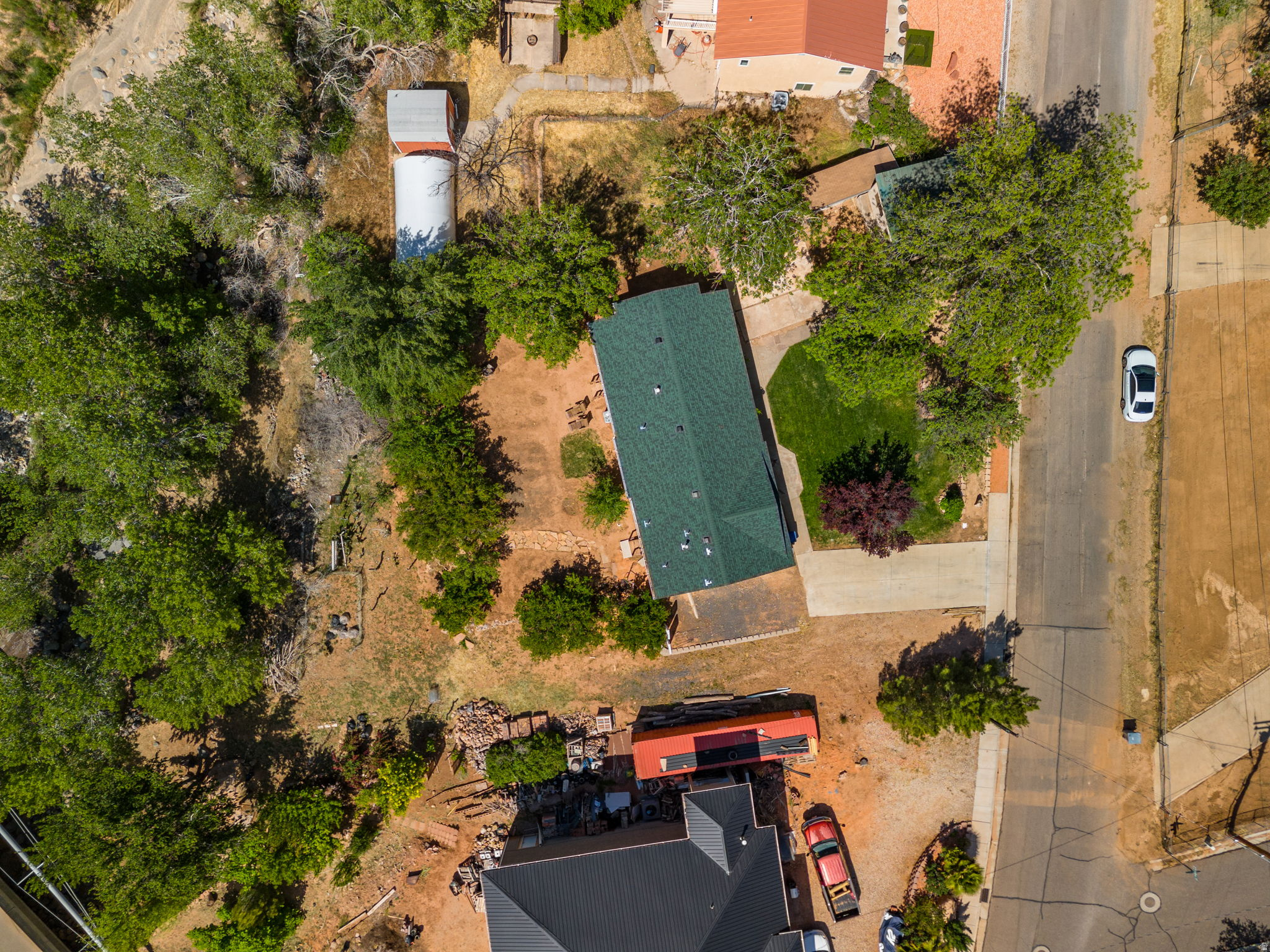 main property photo 33