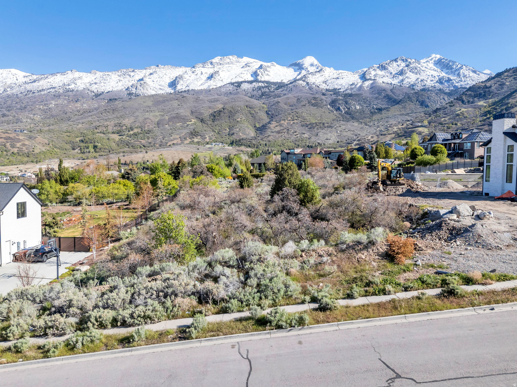 main property photo 13
