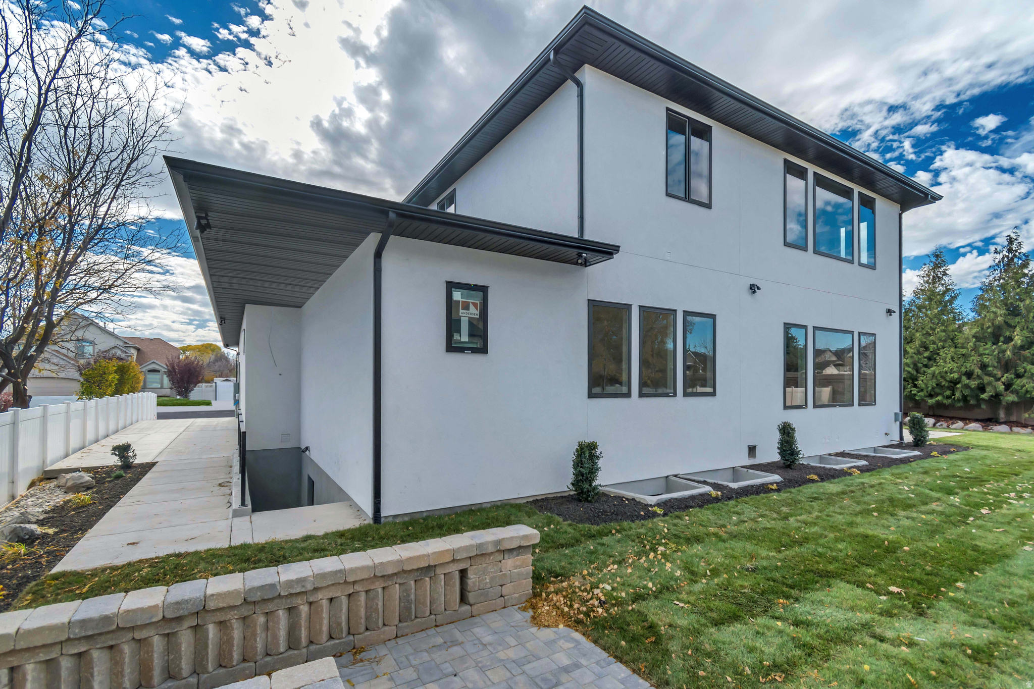 main property photo 78
