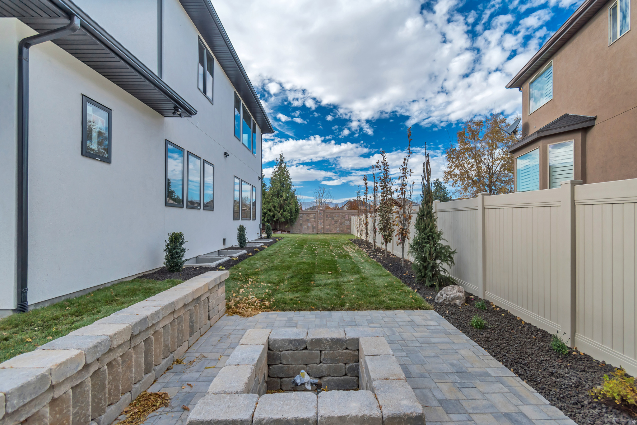 main property photo 79