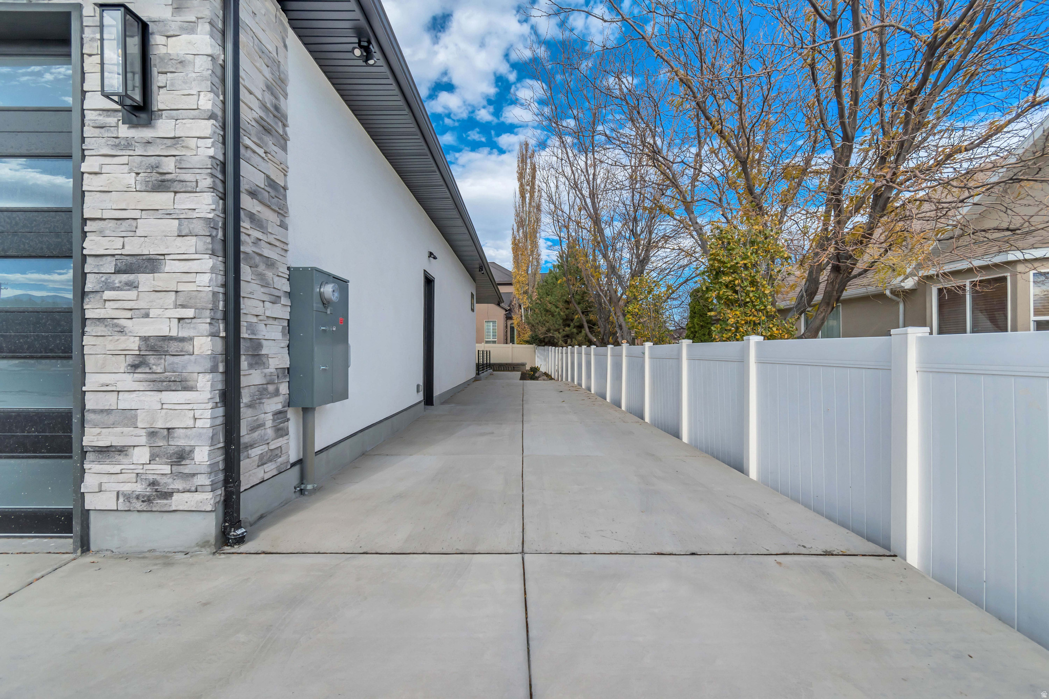 main property photo 80