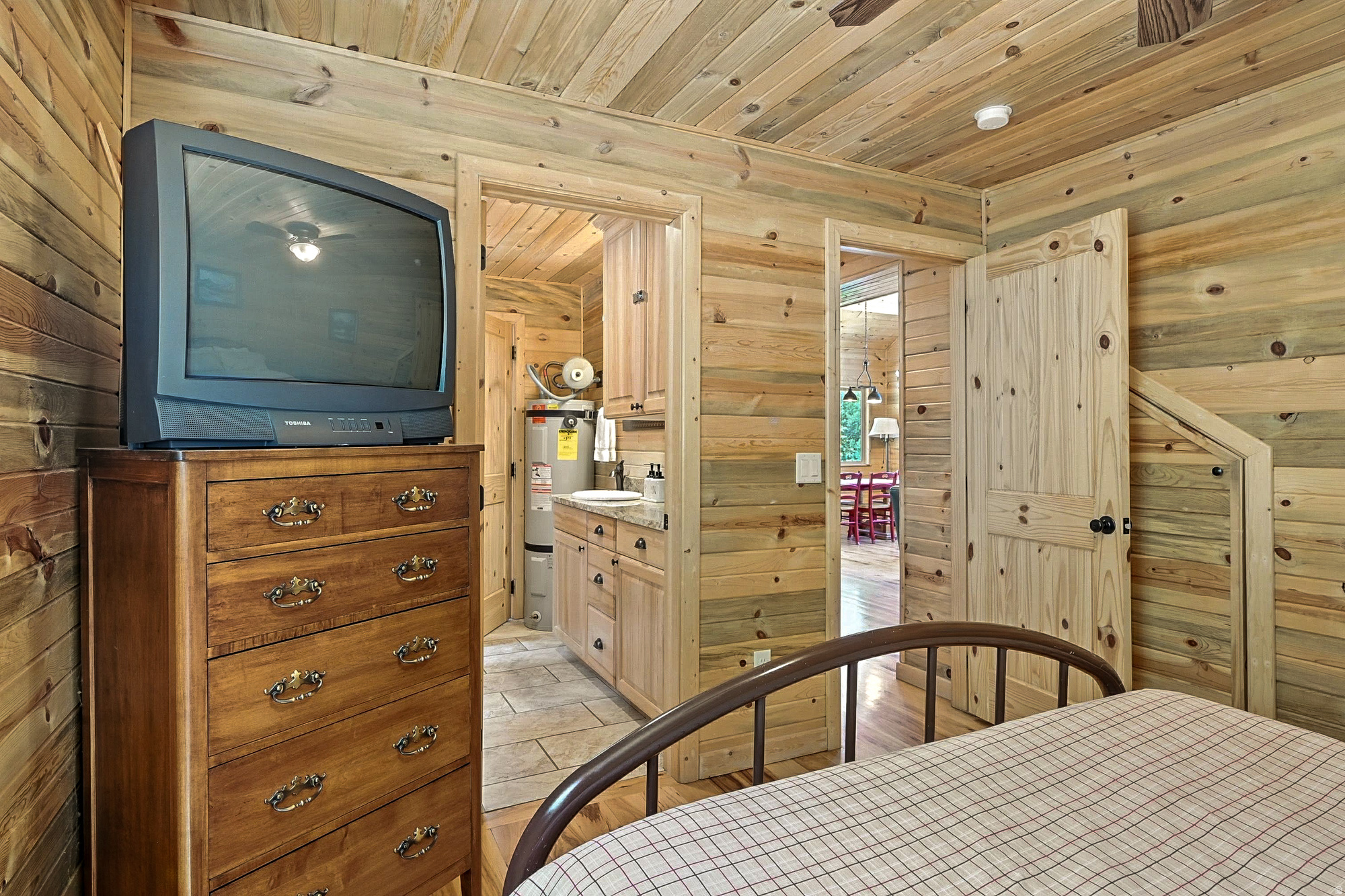main property photo 13
