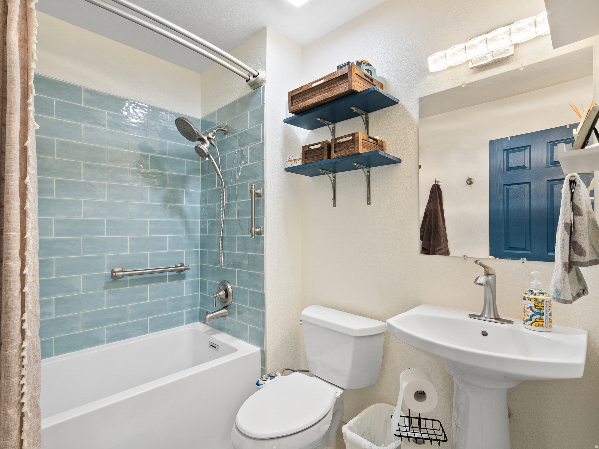 main property photo 14