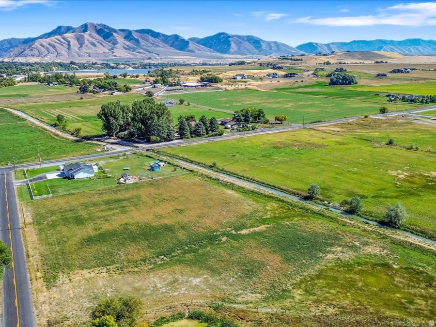main property photo 11