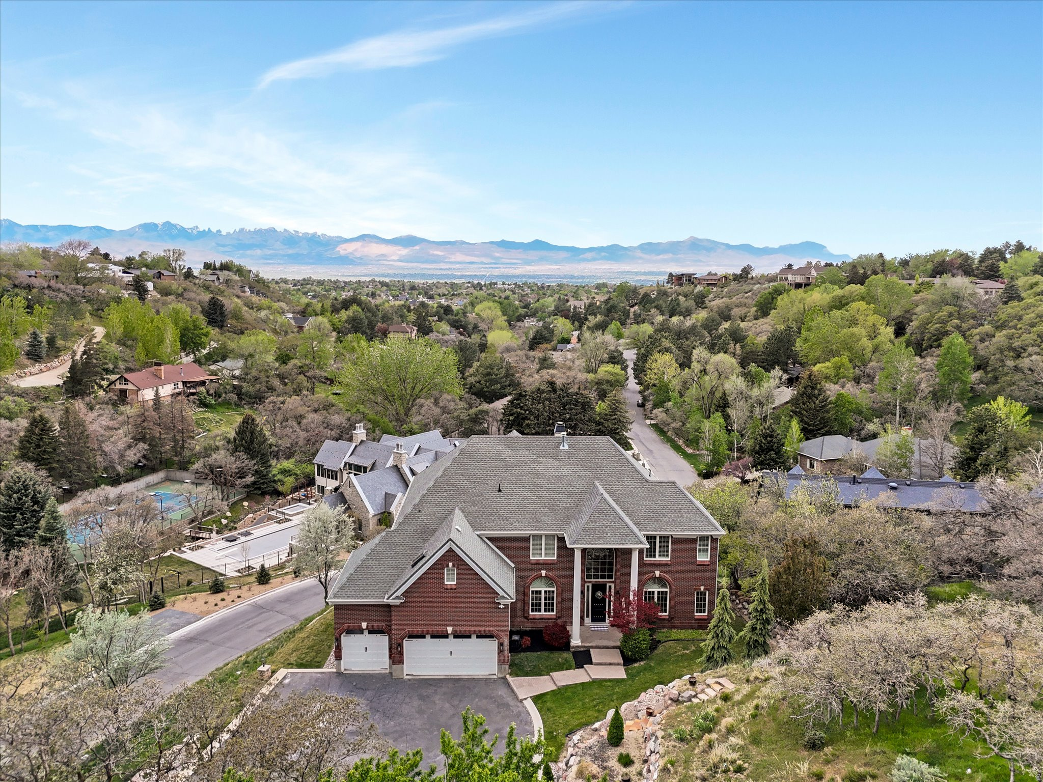 main property photo 6