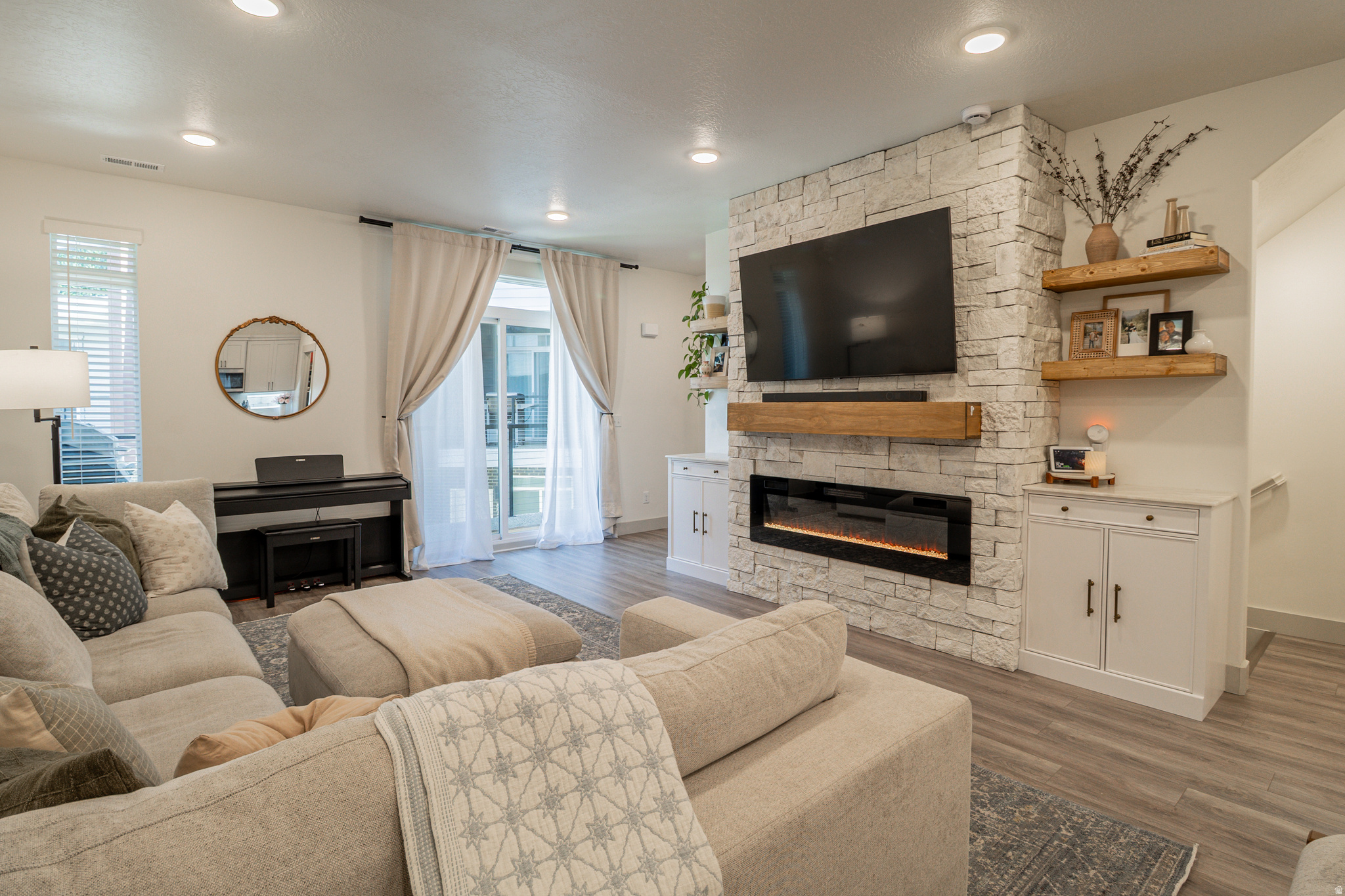 main property photo 0