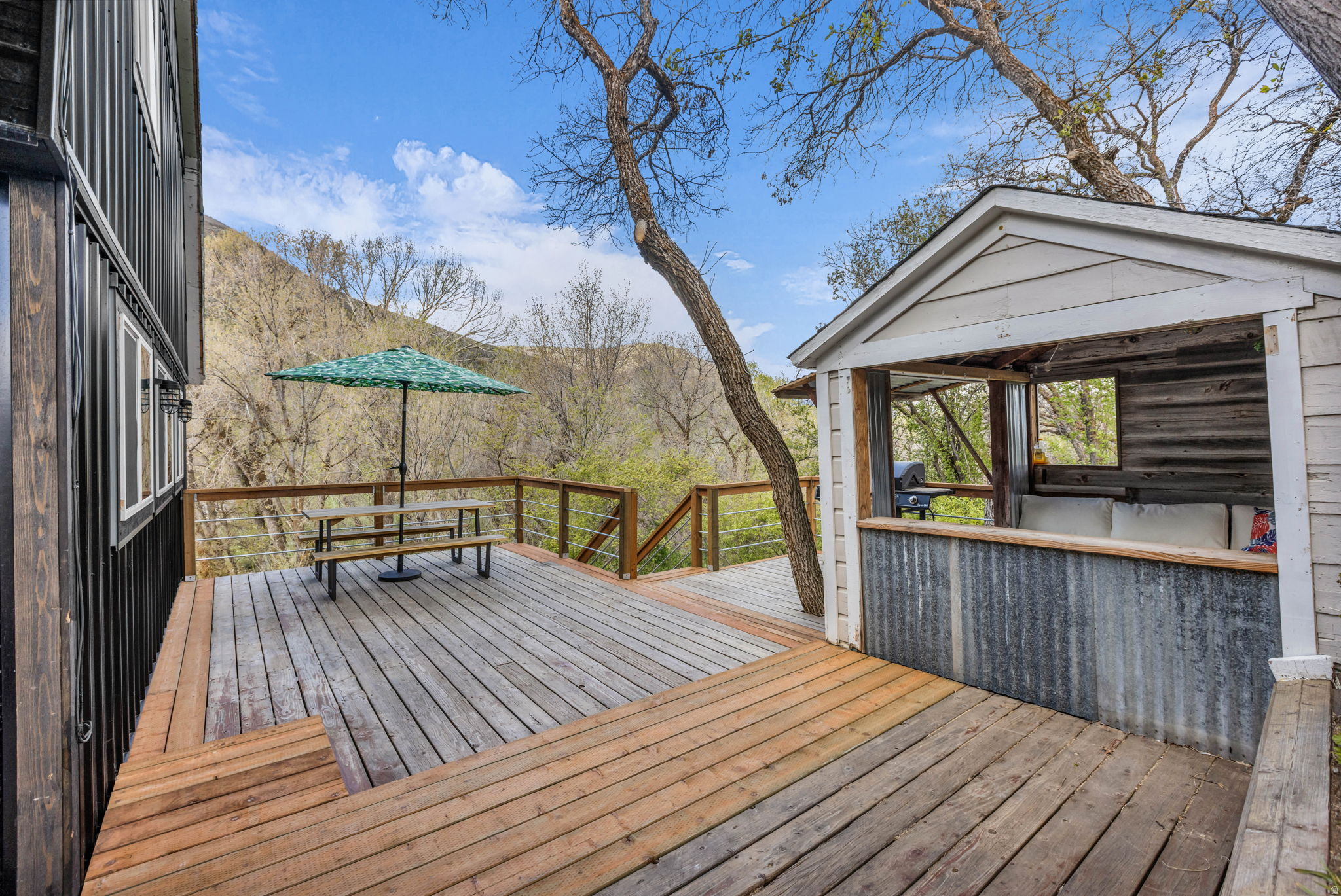 main property photo 28