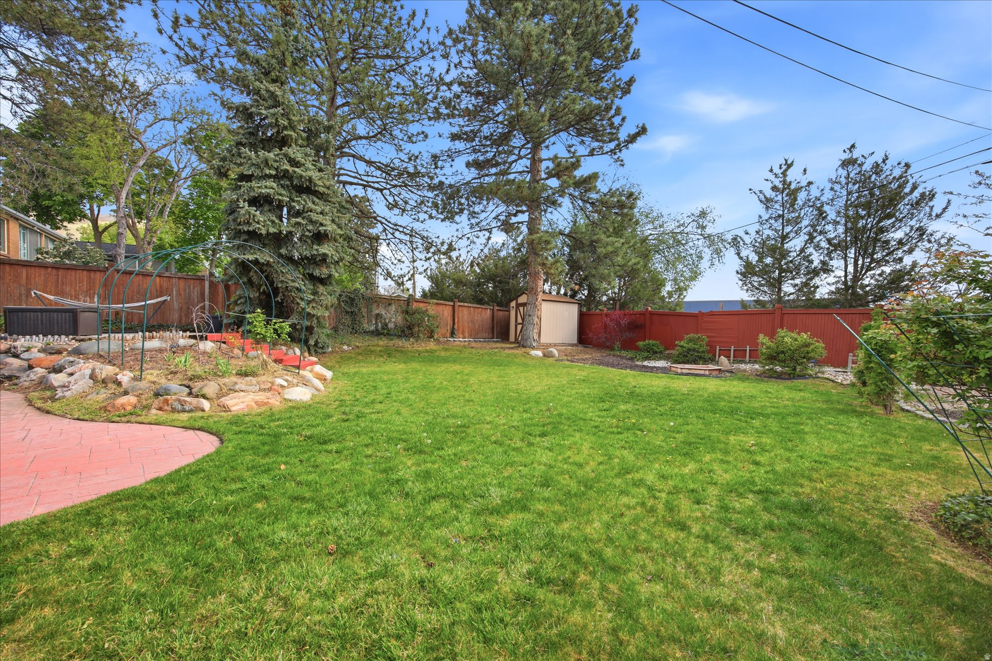 main property photo 27