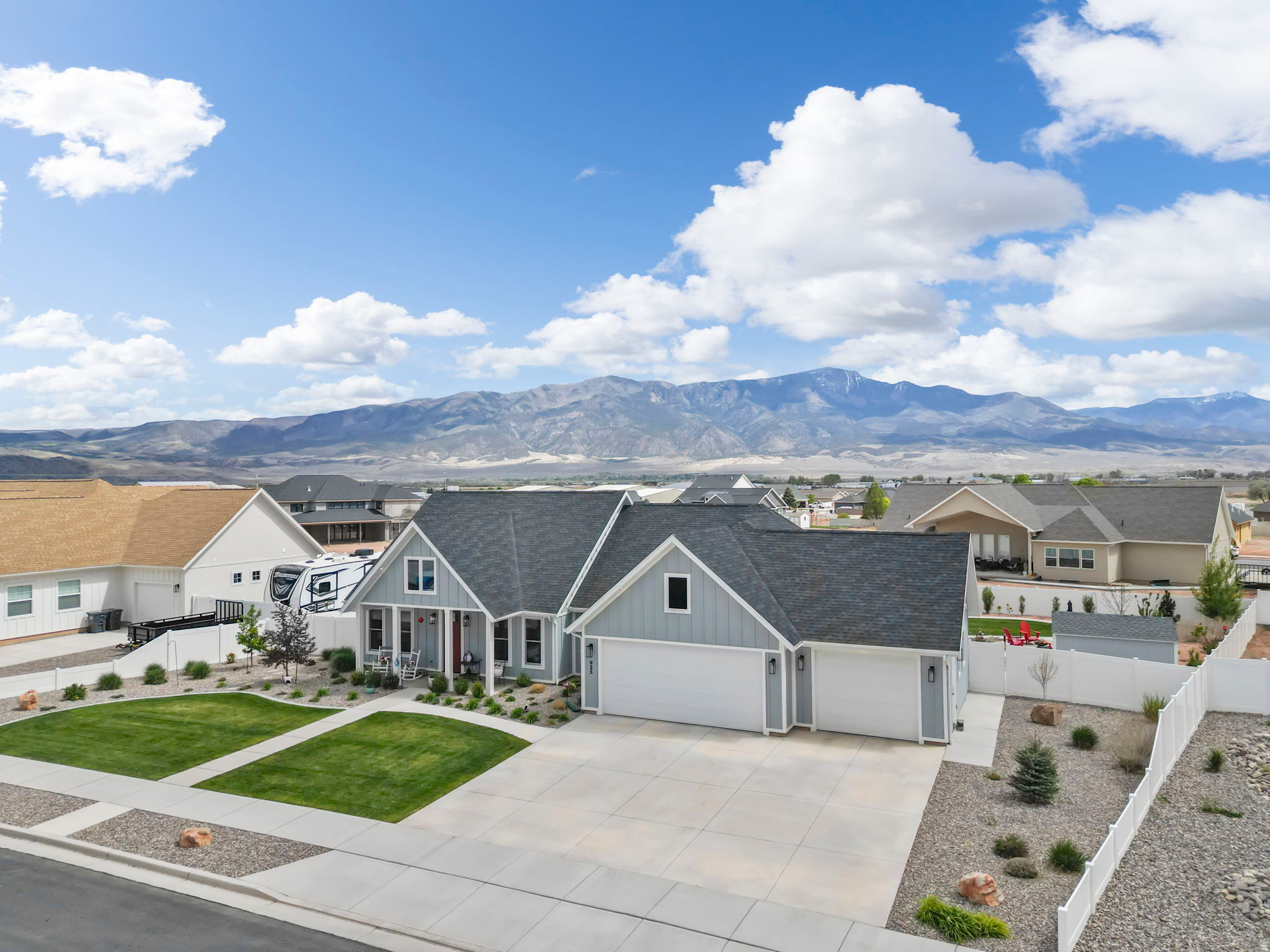 main property photo 40