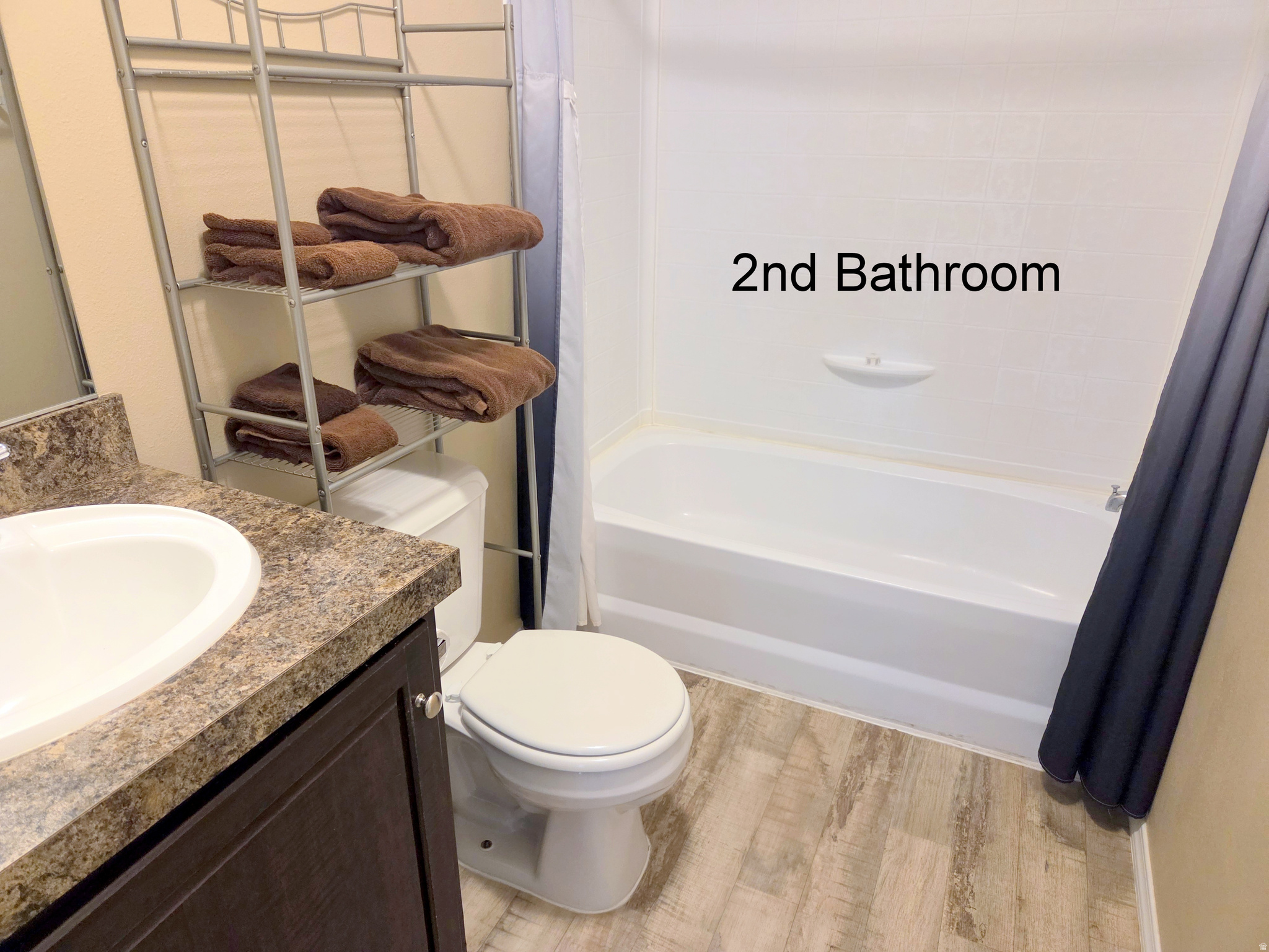 main property photo 14