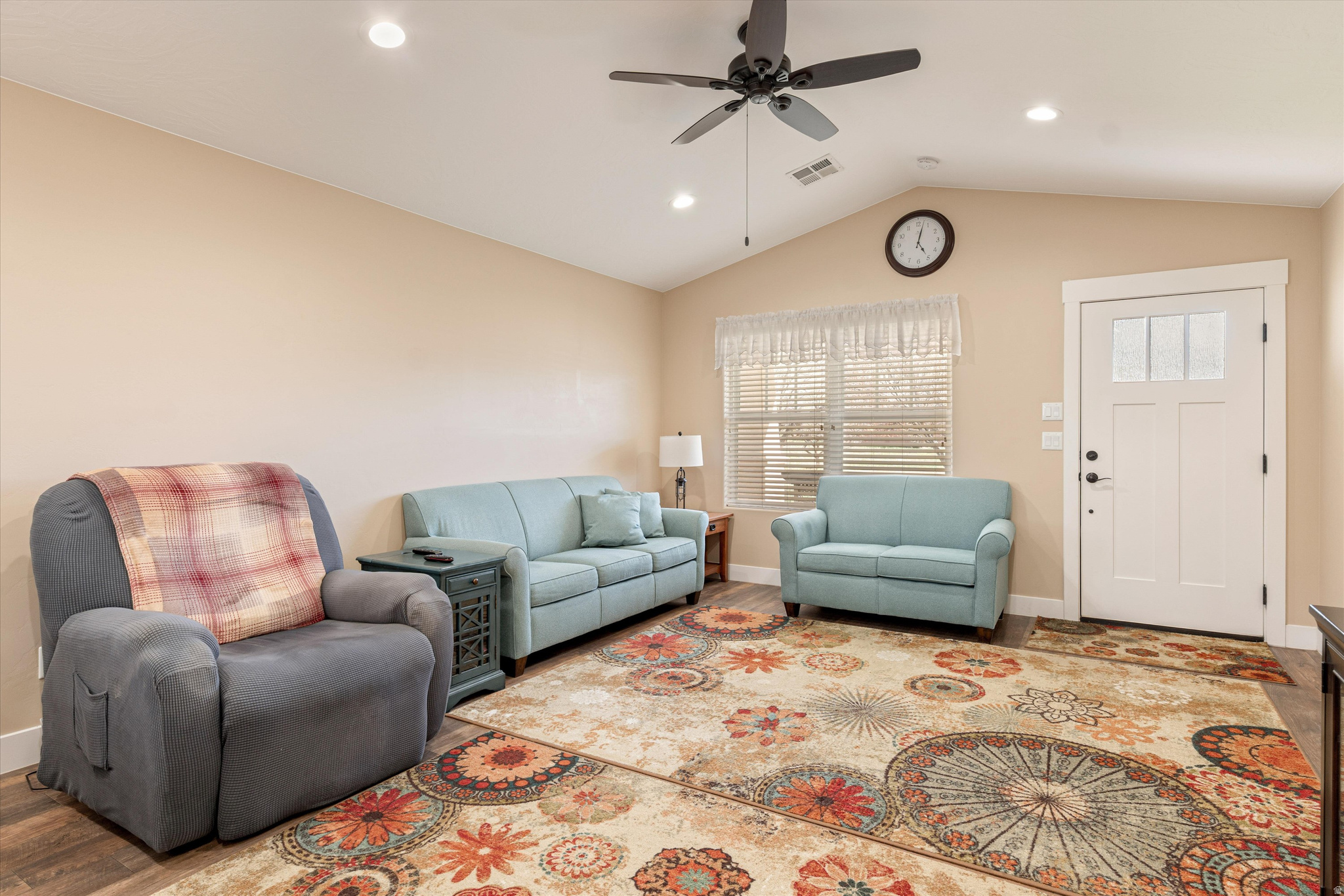 main property photo 3